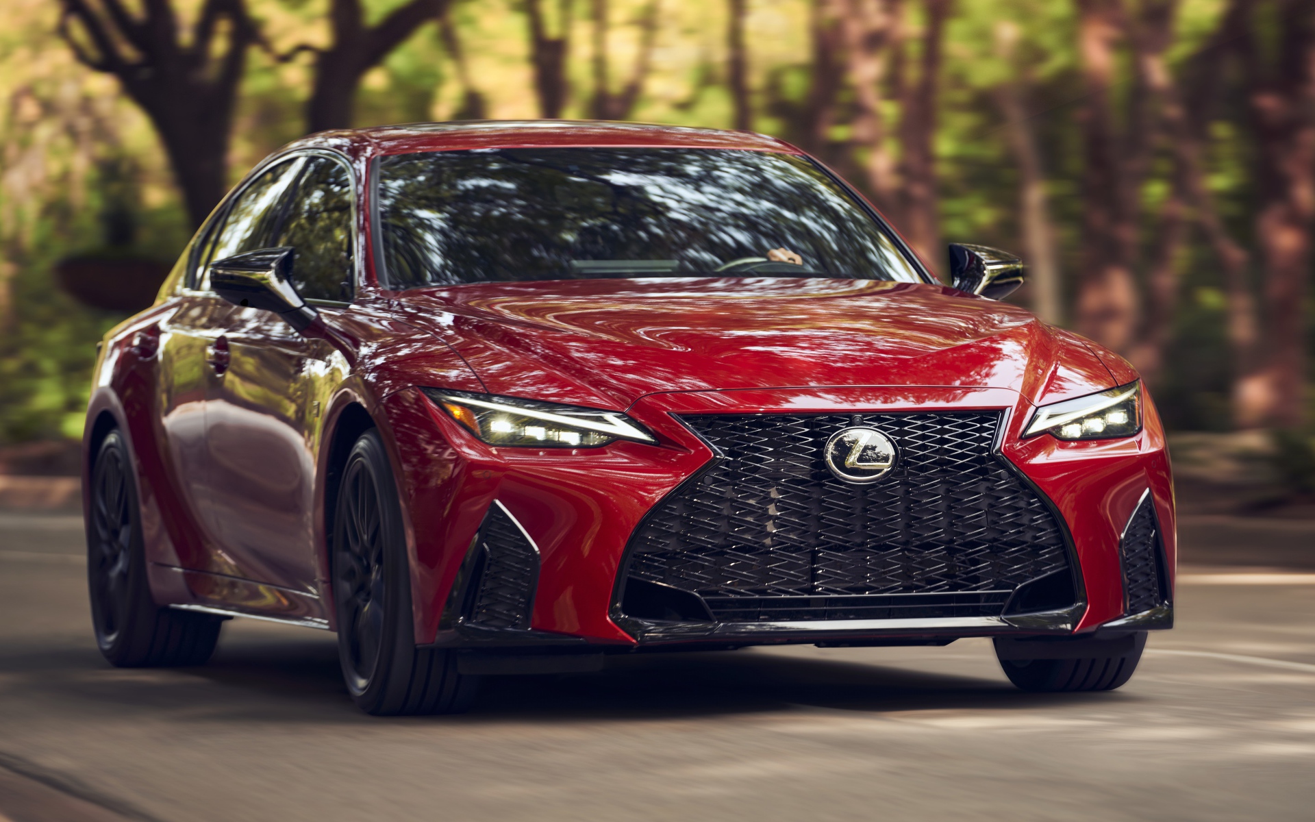 Красный автомобиль  Lexus IS 350 AWD F SPORT, 2021 года