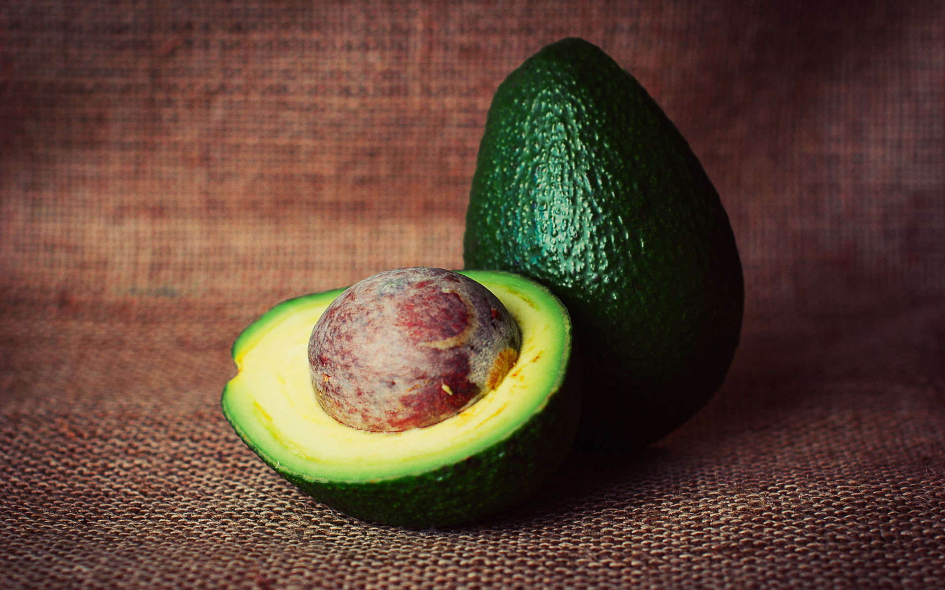 Large green round-pit avocado