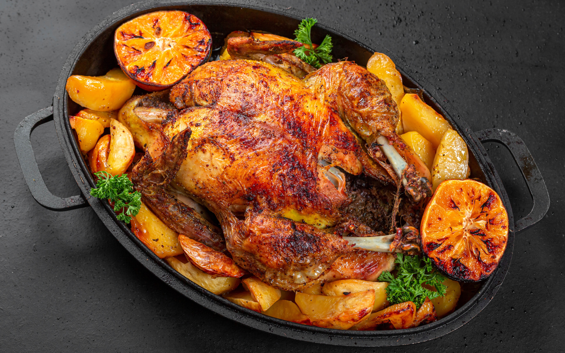 Курица запеченная с картофелем и апельсином