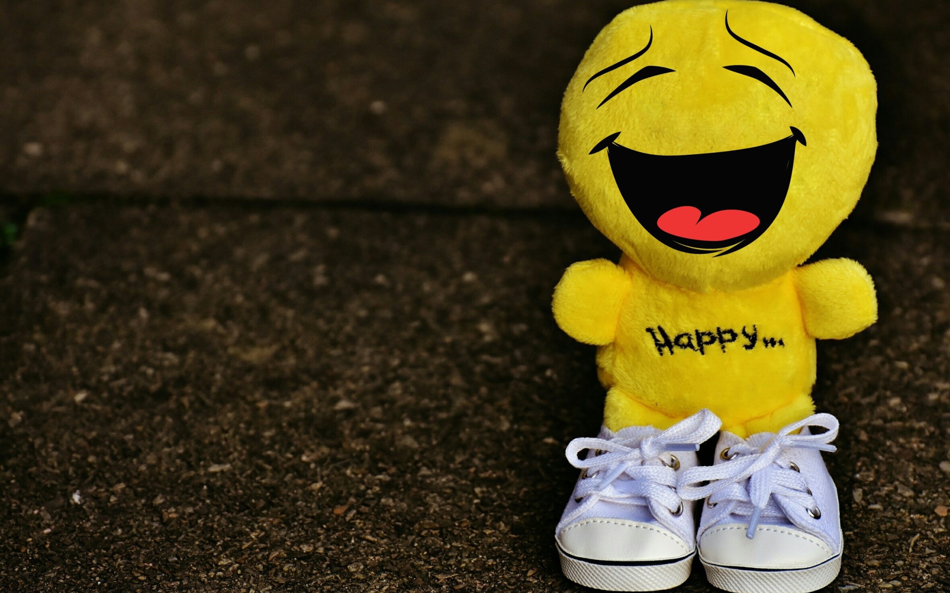 Игрушка смайлик в кедах 