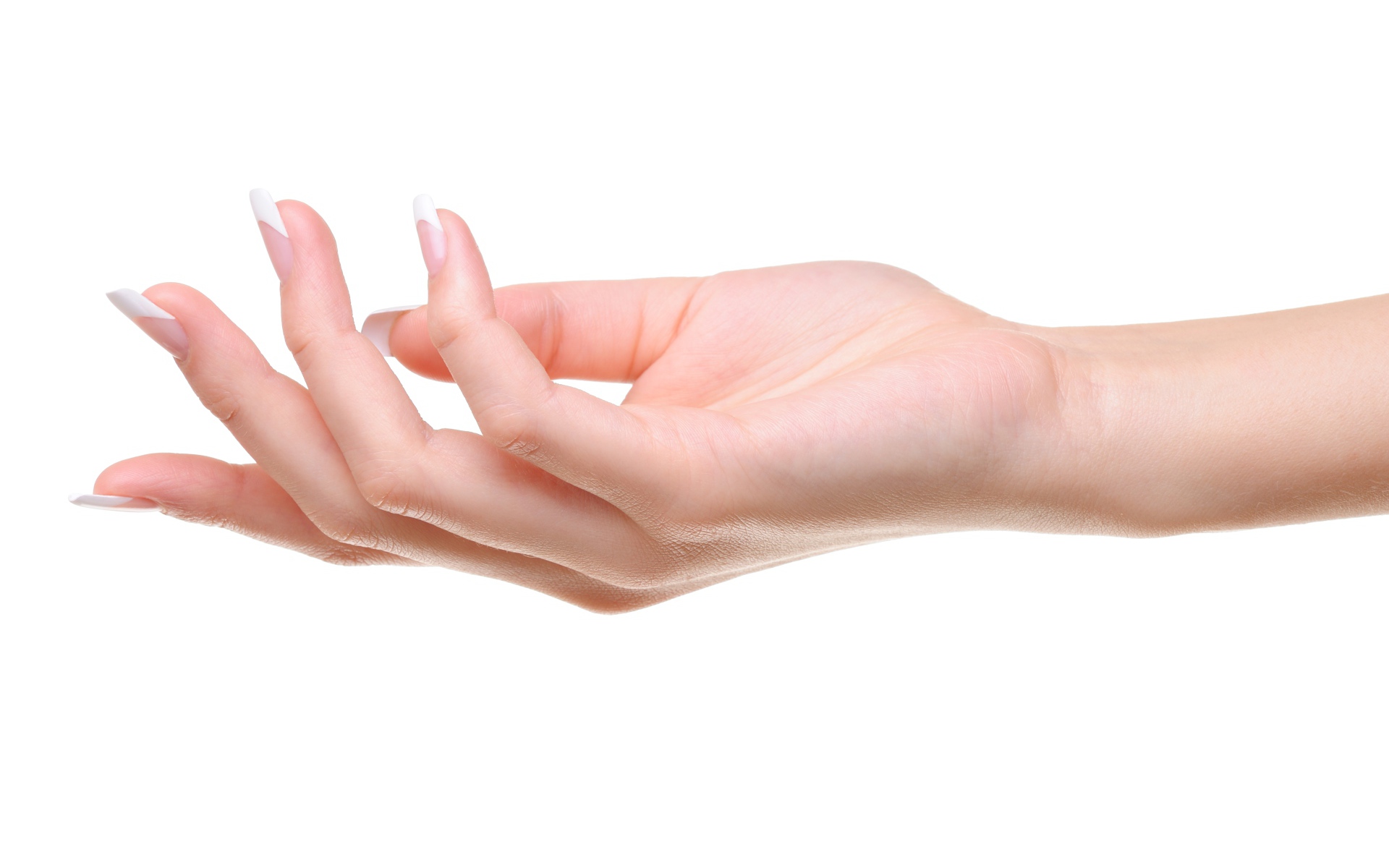 Рука девушки с красивым маникюром 