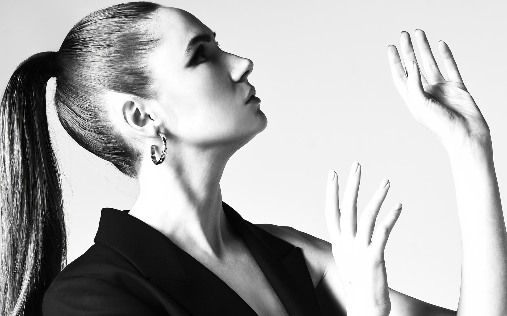 Актриса Карен Гиллан черно - белое фото 