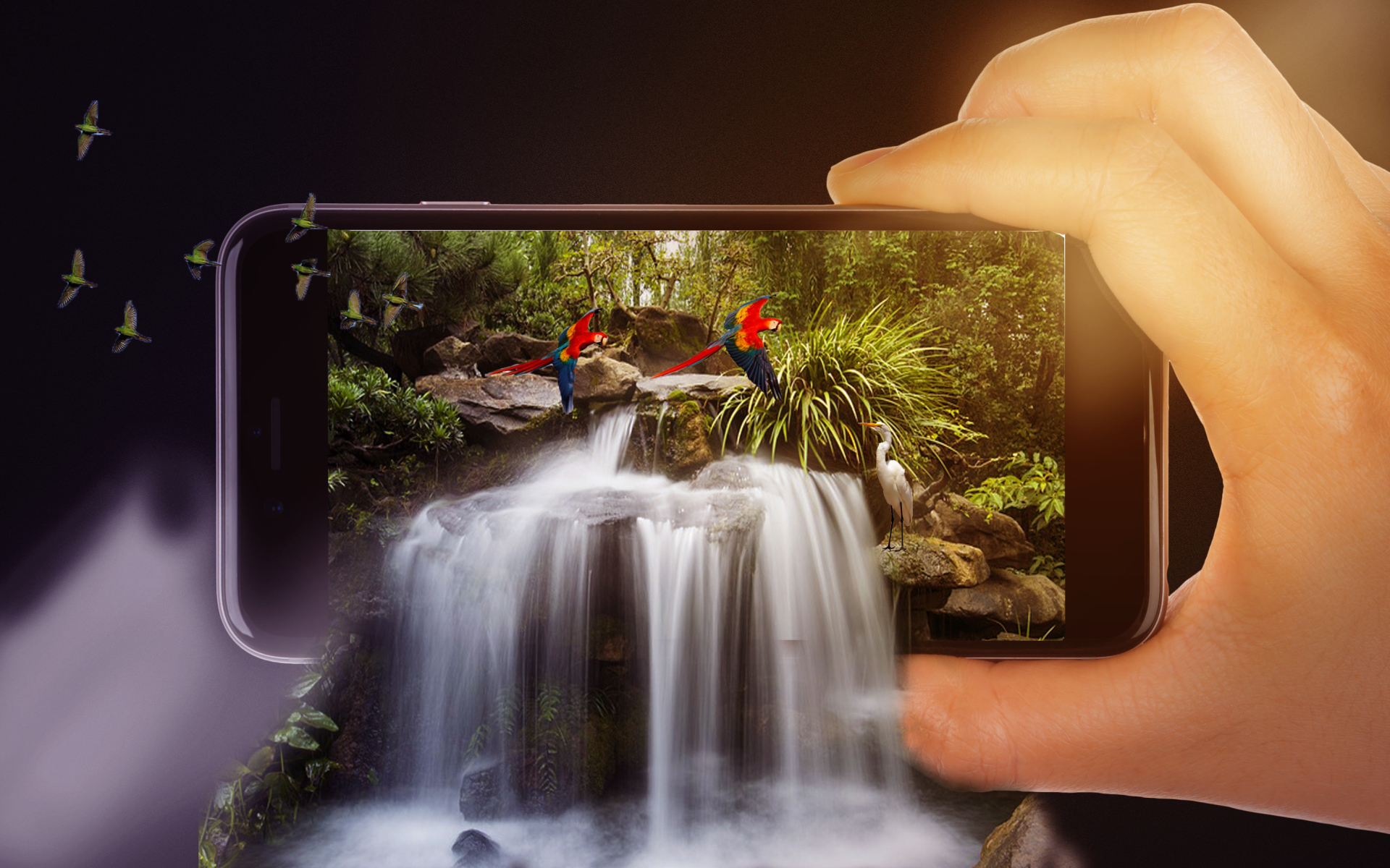 Водопад вытекает из смартфона в руке
