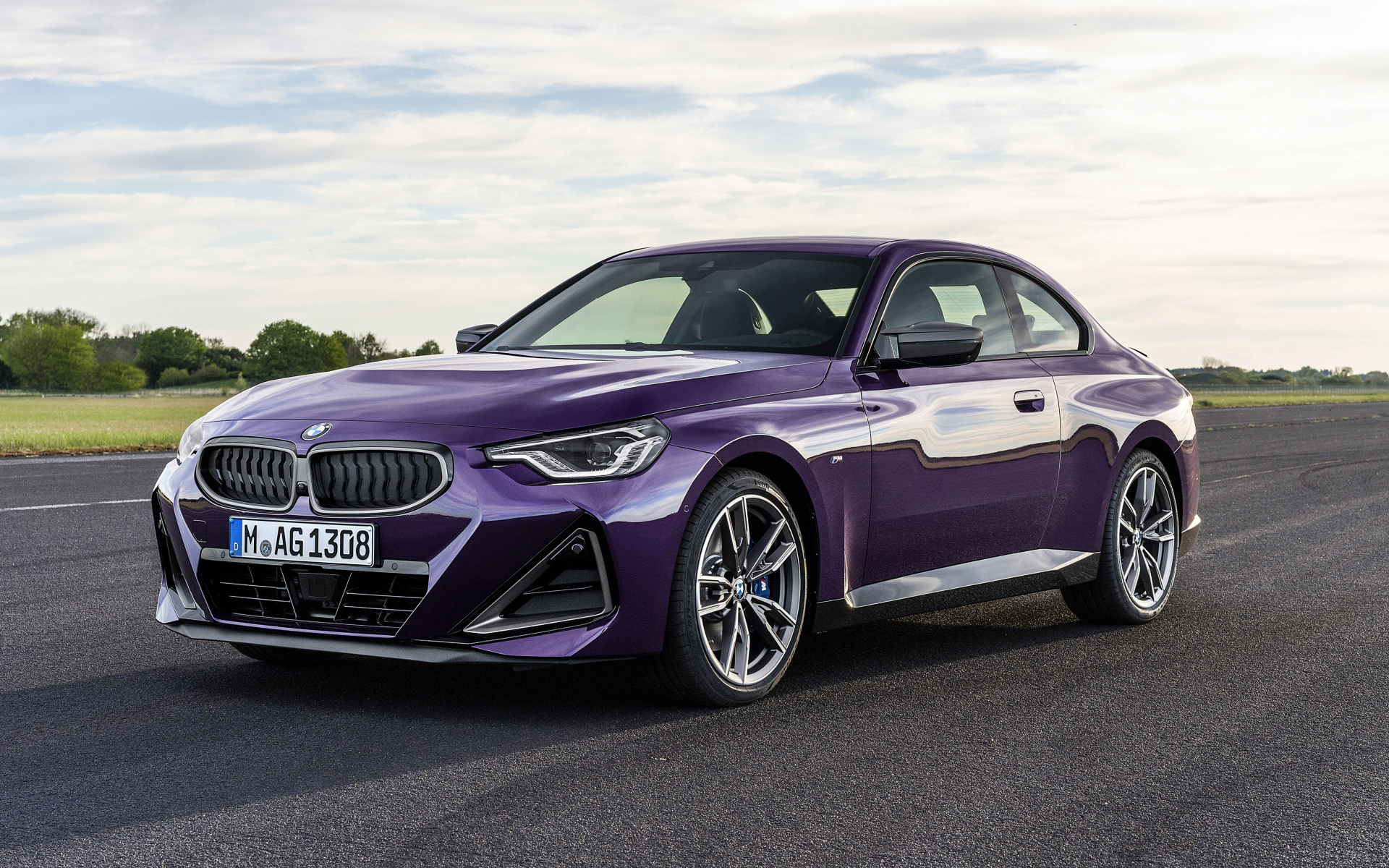 Автомобиль бизнес класса BMW M240i, 2021 года