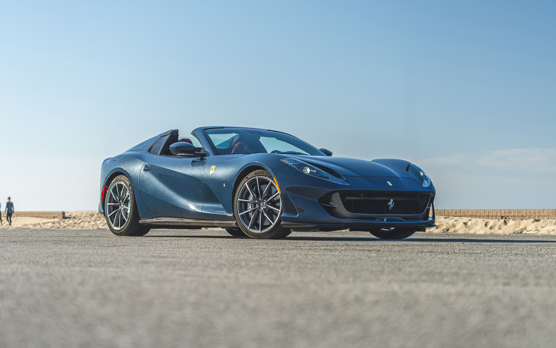 Спортивный автомобиль  Ferrari 812 GTS, 2021 года