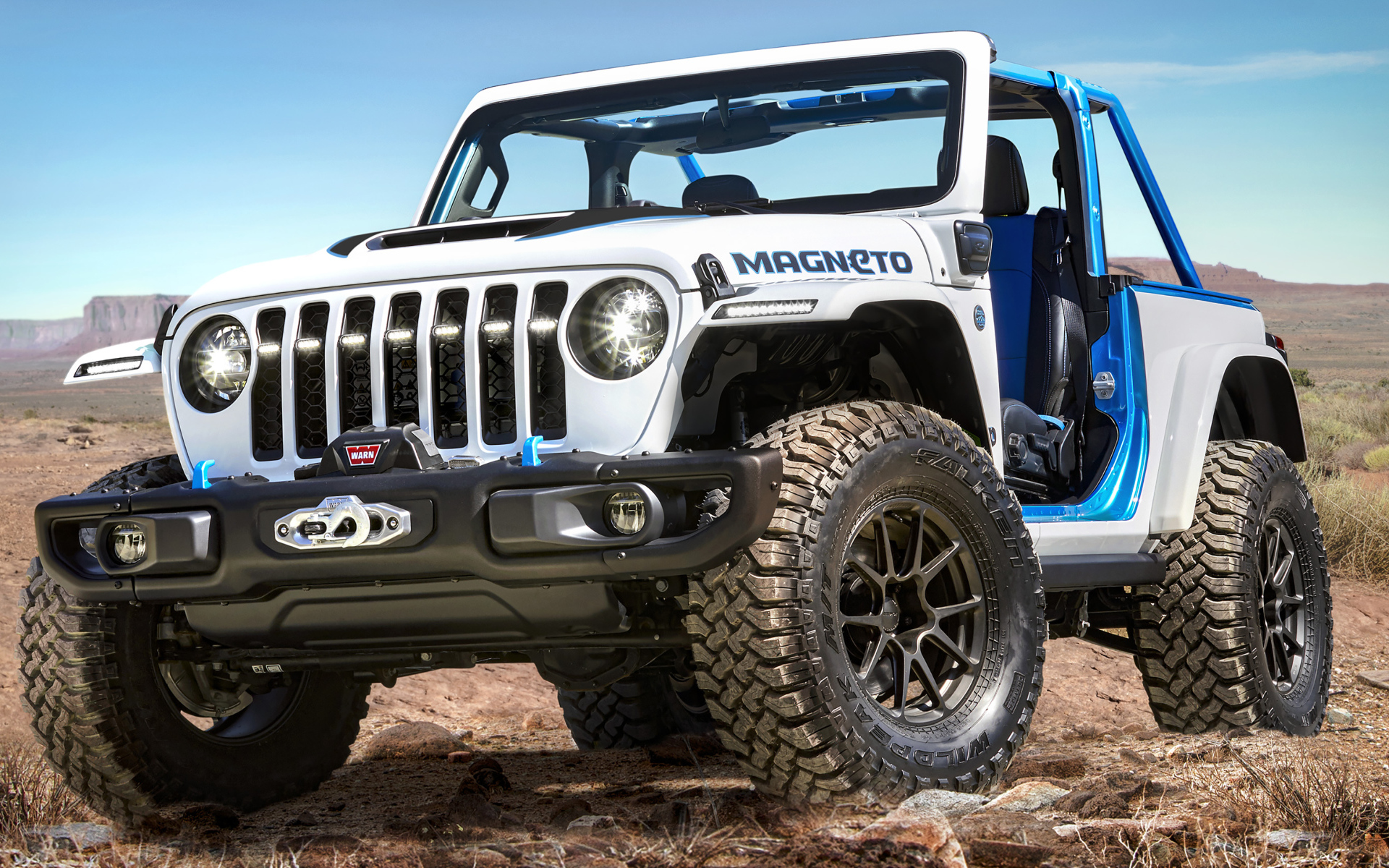 Спортивный Jeep Wrangler Magneto 2021 года в пустыне