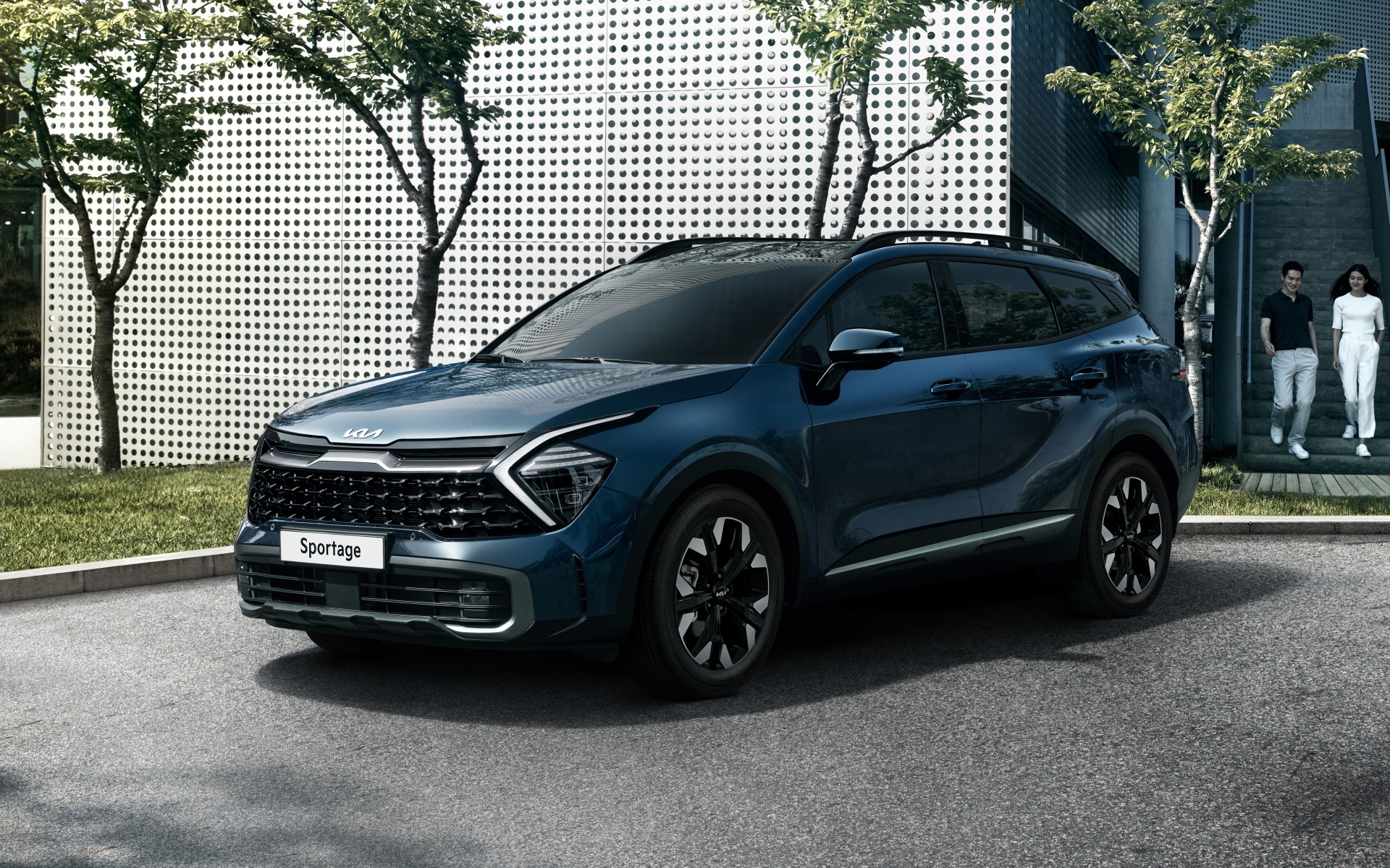 Черный кроссовер Kia Sportage X-Line 2021 года