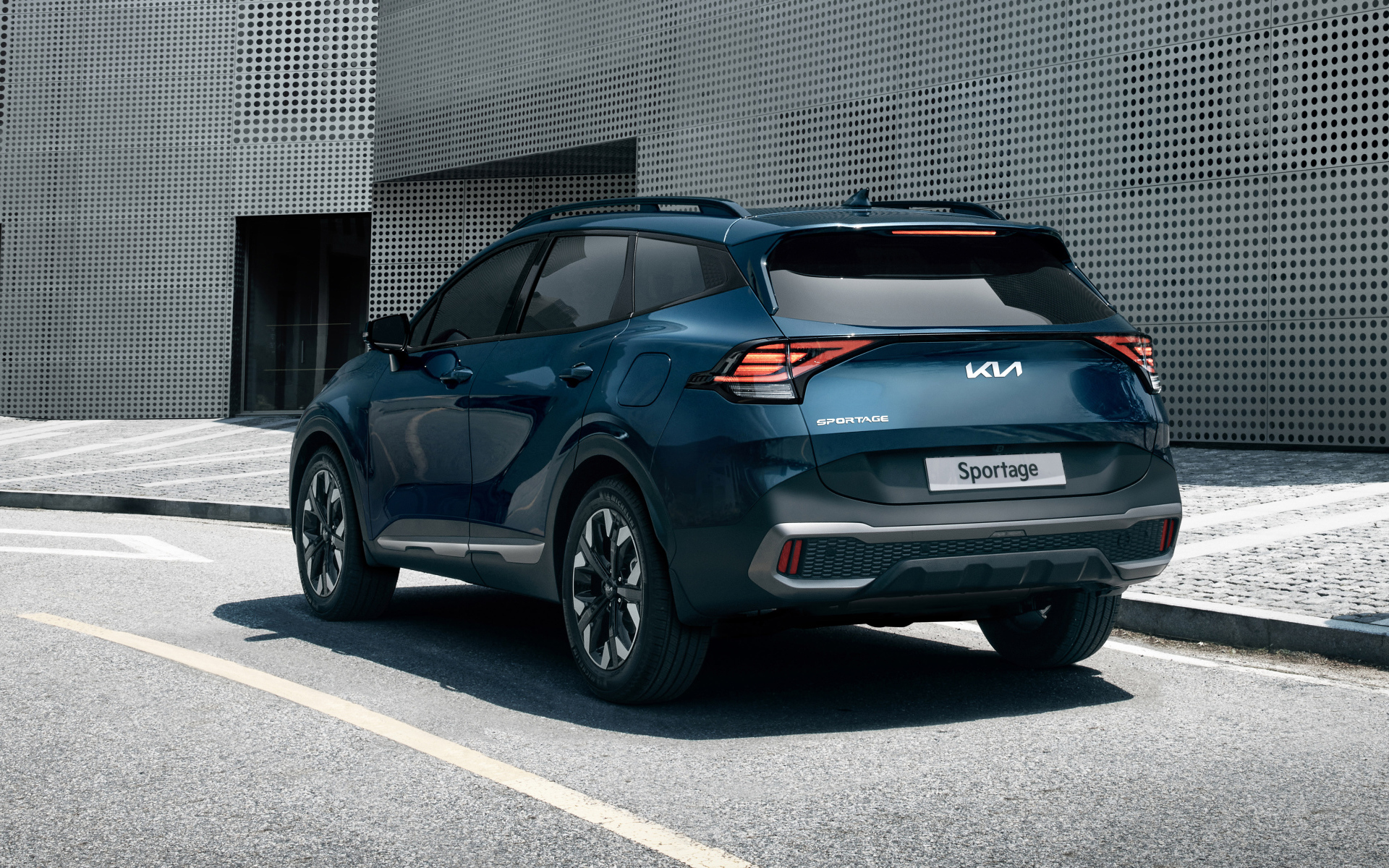 Внедорожник Kia Sportage X-Line 2021 года вид сзади