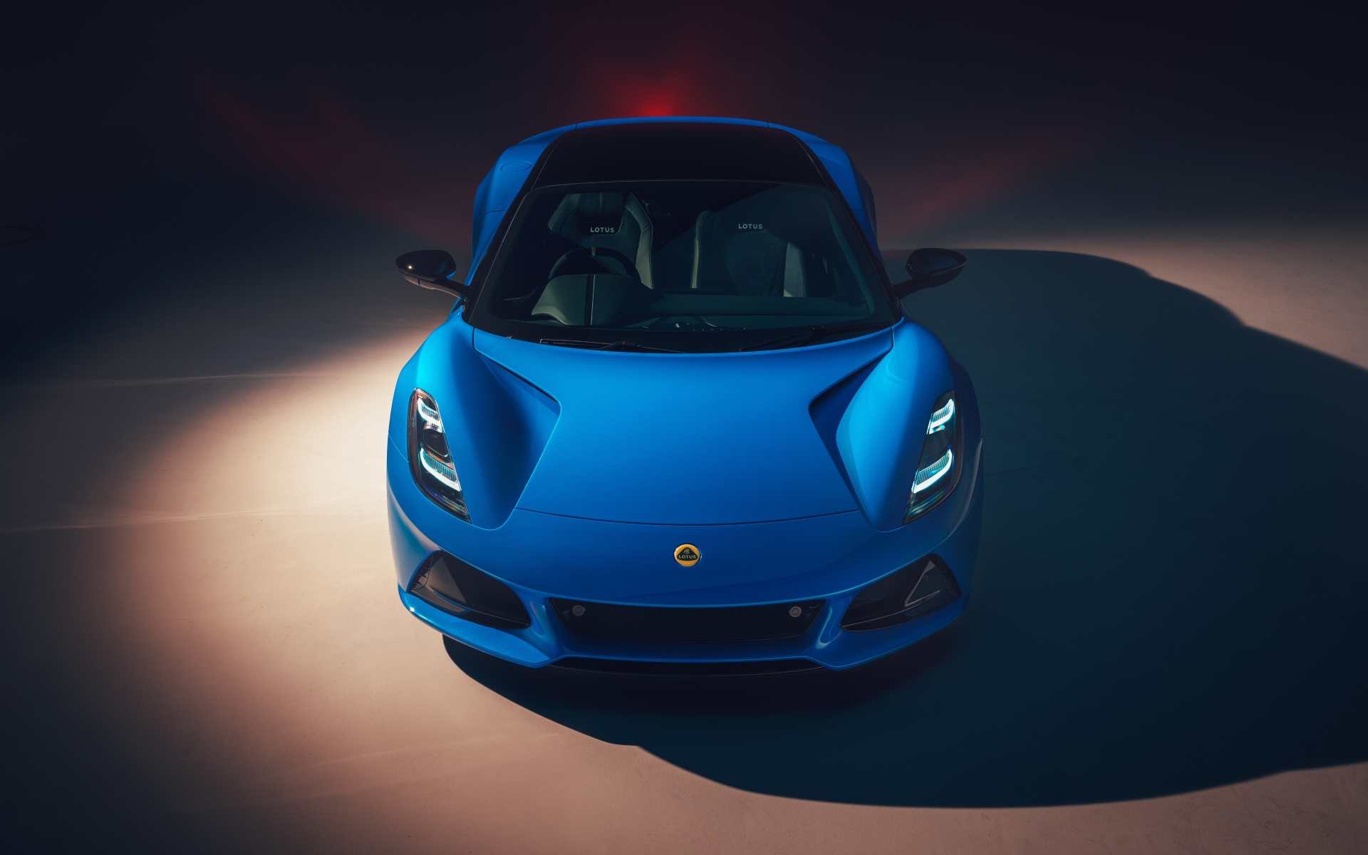 Автомобиль Lotus Emira First Edition 2021  года вид спереди