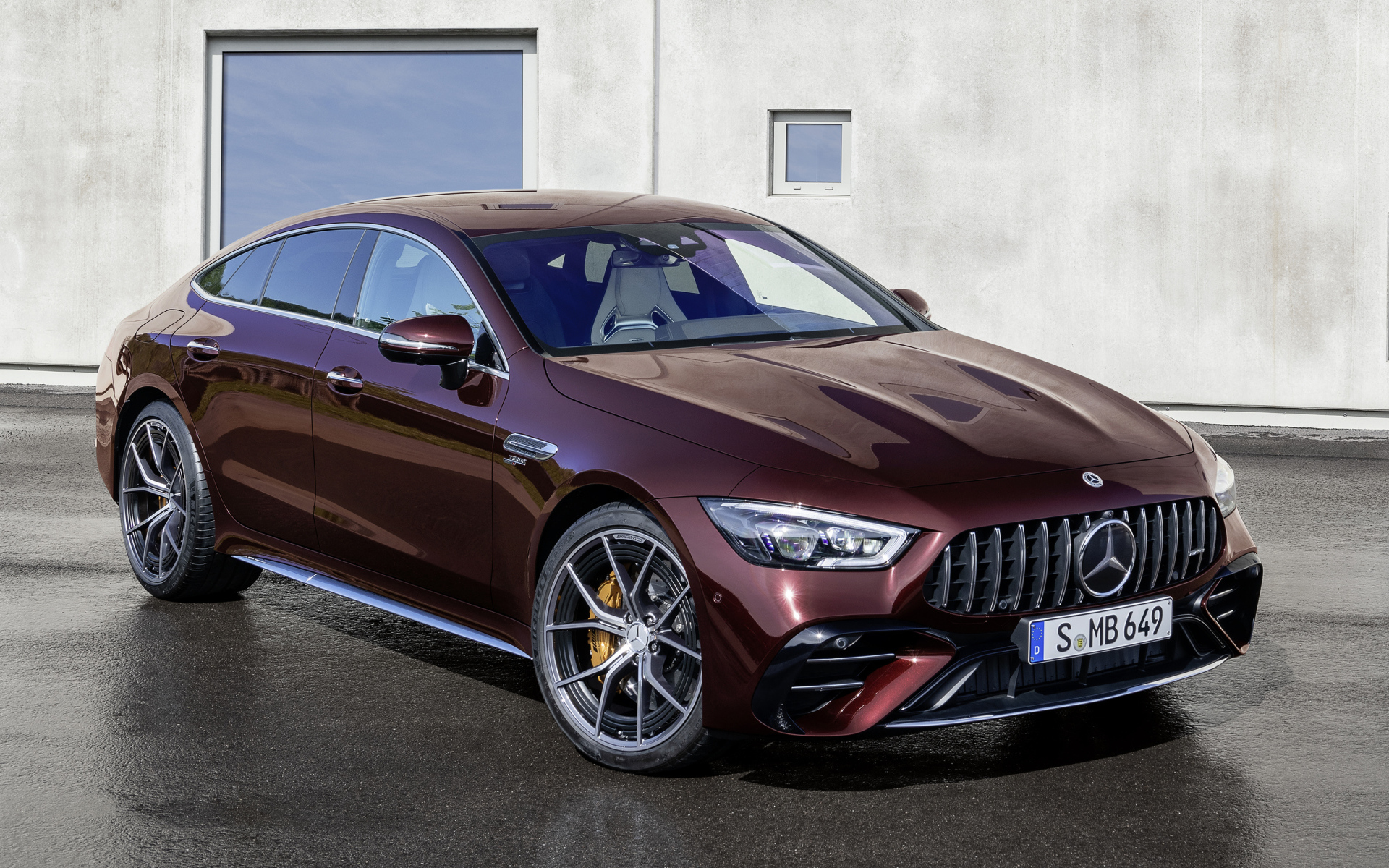 Стильный новый автомобиль Mercedes-AMG GT 53 4MATIC+, 2021 года