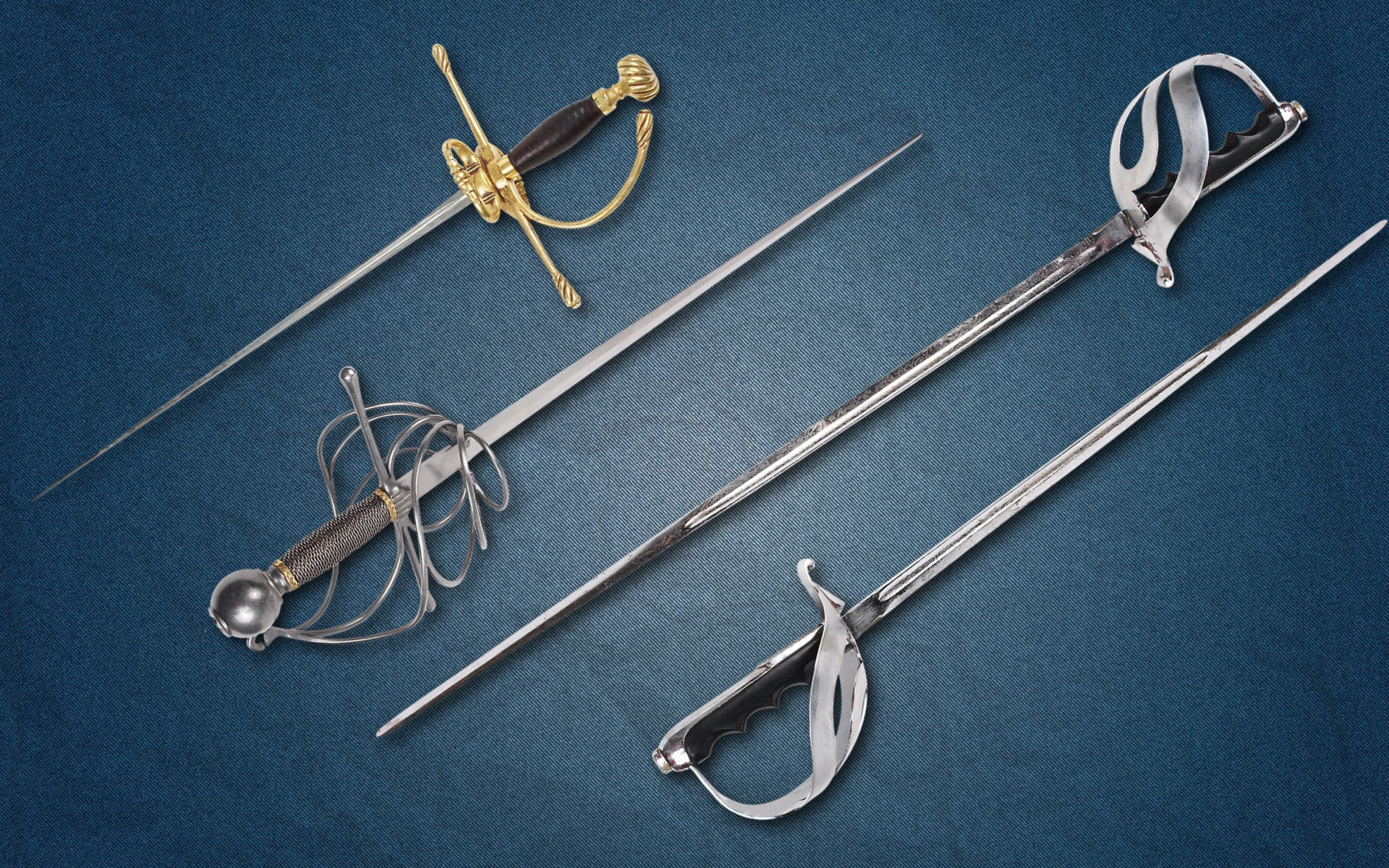 Шпаги и клинок на сером фоне