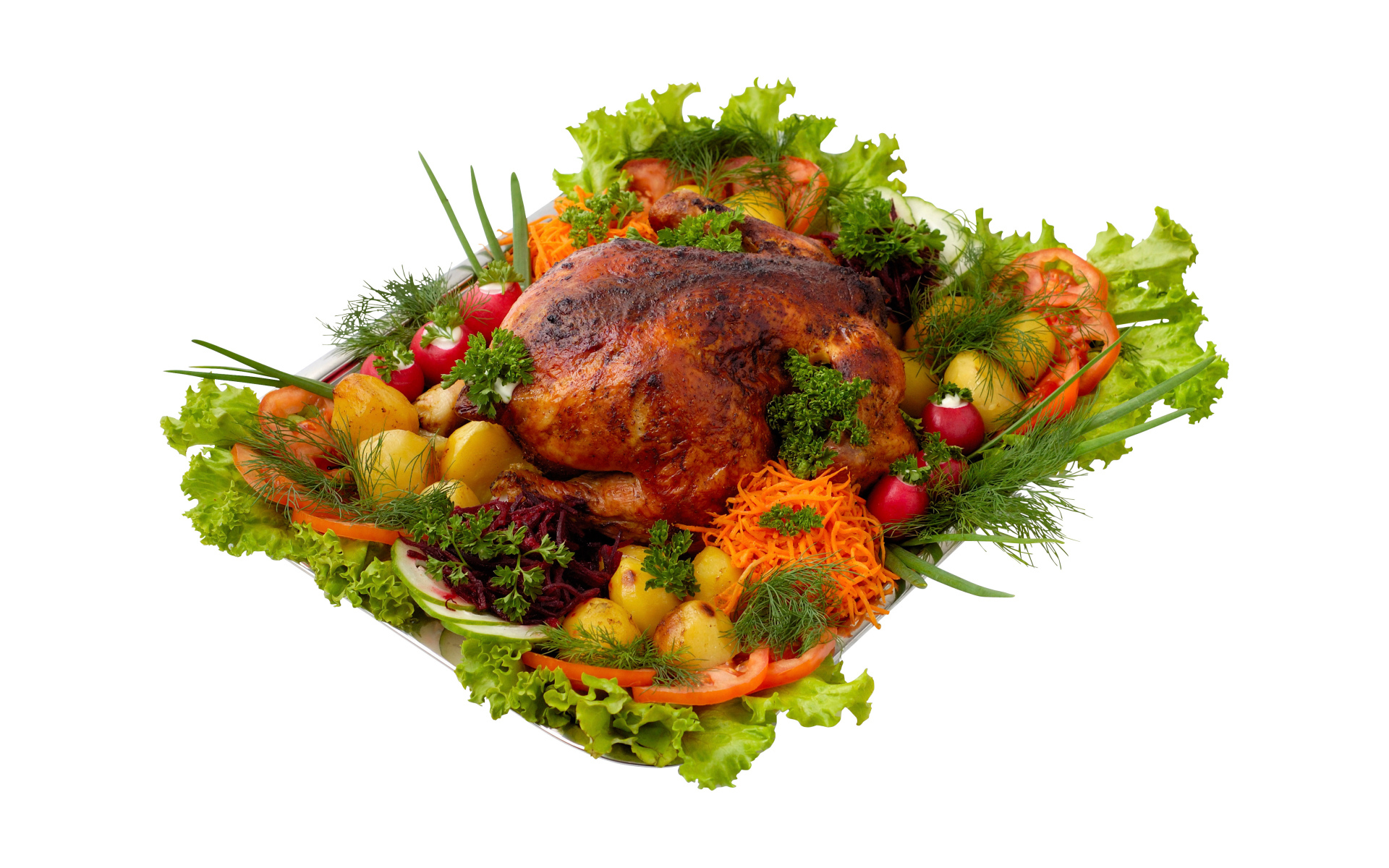 Запеченная курица с овощами на белом фоне