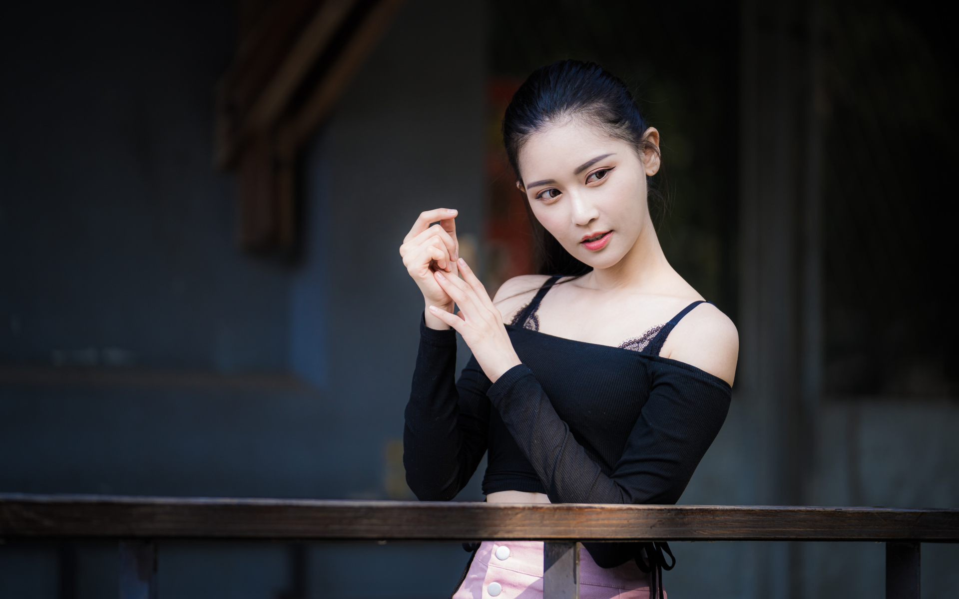 Красивая девушка азиатка балерина