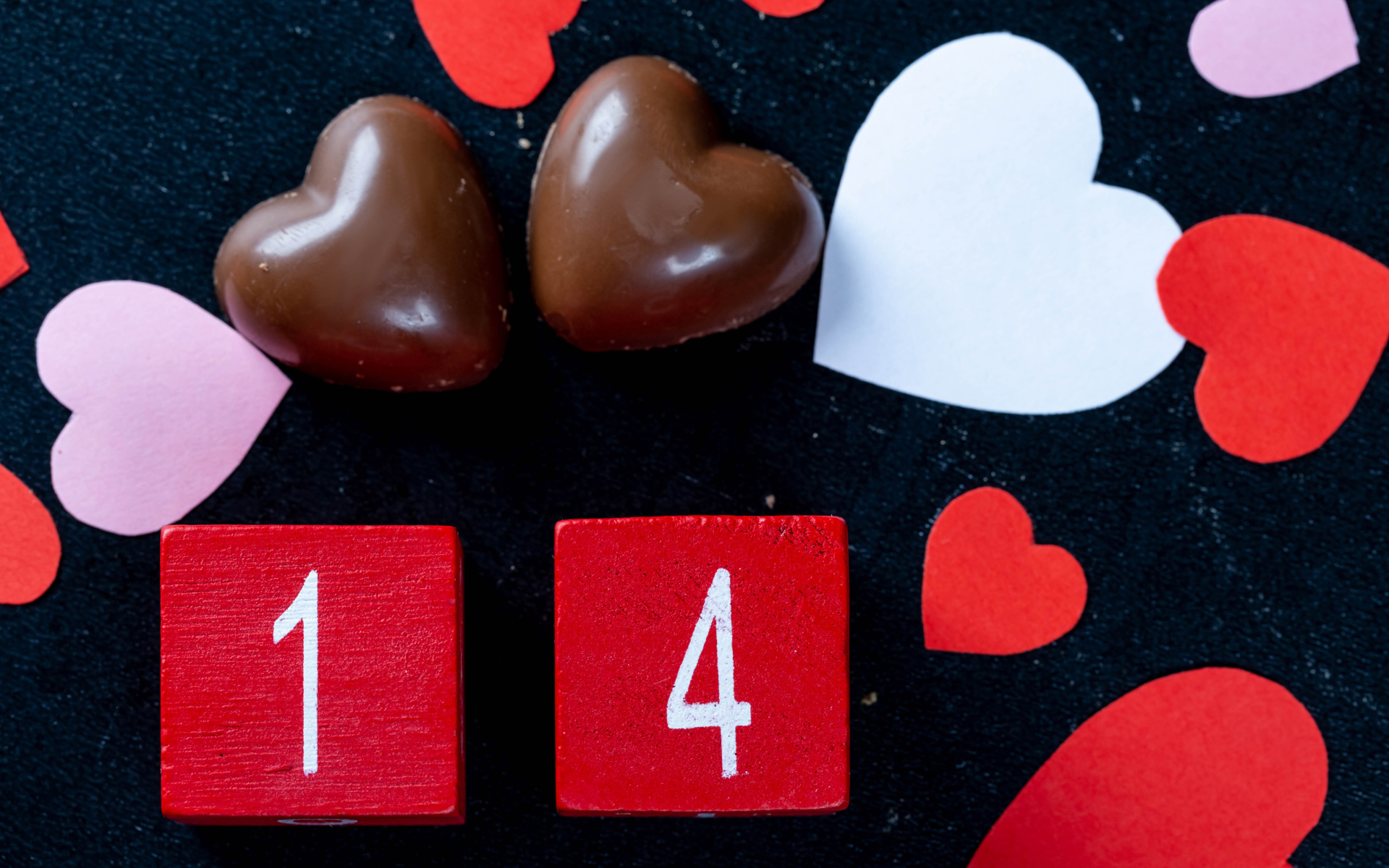 Кубики и шоколадные конфеты на 14 февраля День Святого Валентина 