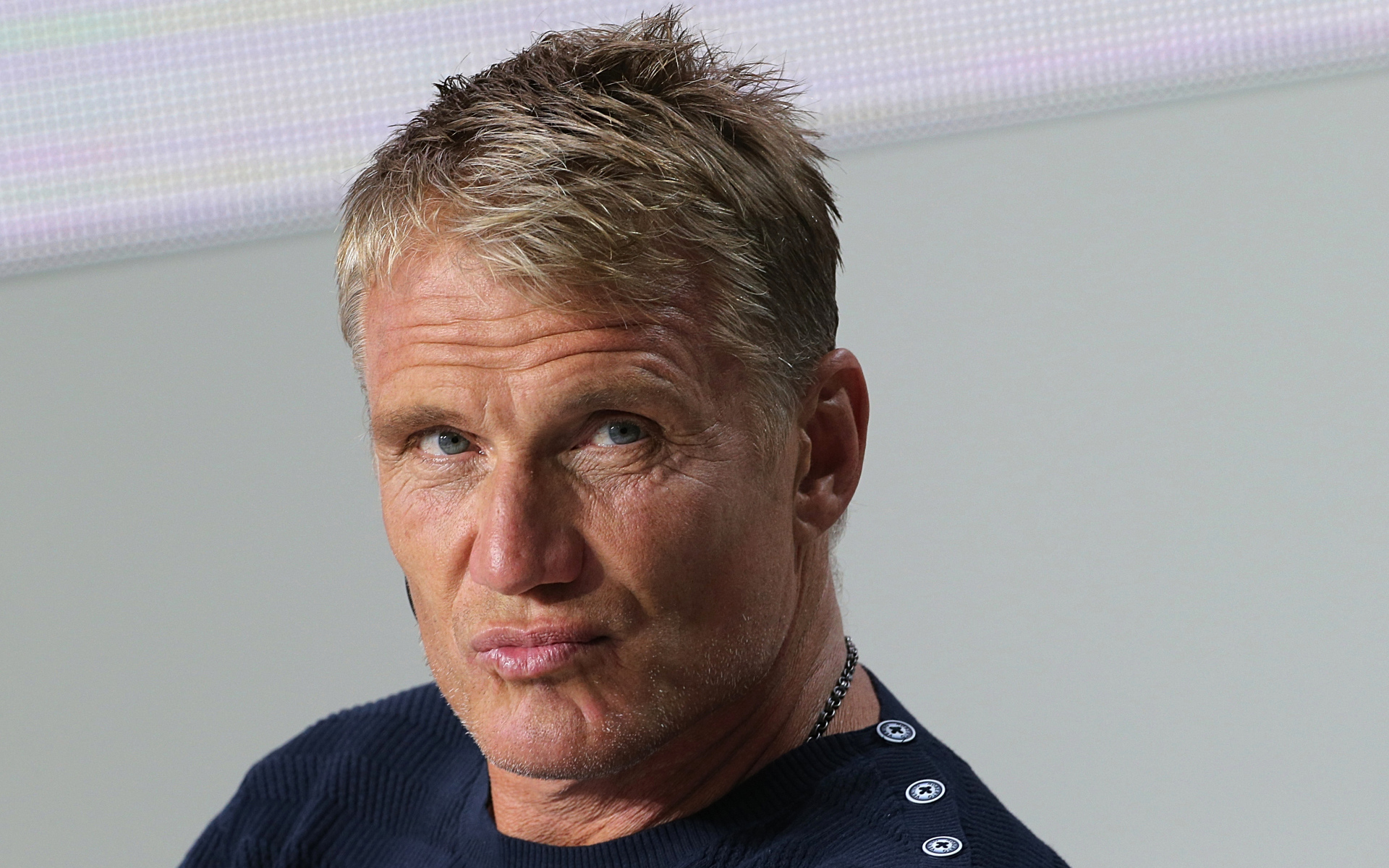 Актер Дольф Лундгрен крупным планом