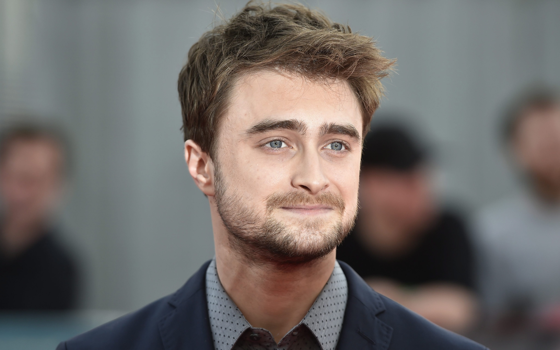 Красивый голубоглазый мужчина, актер Дэниел Рэдклифф