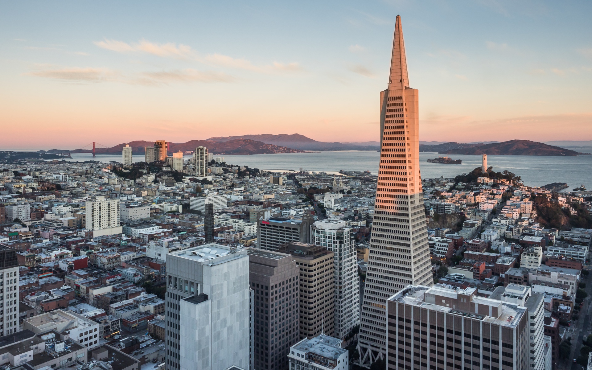 Высокое здание Трансамерика, Сан-Франциско. Калифорния США