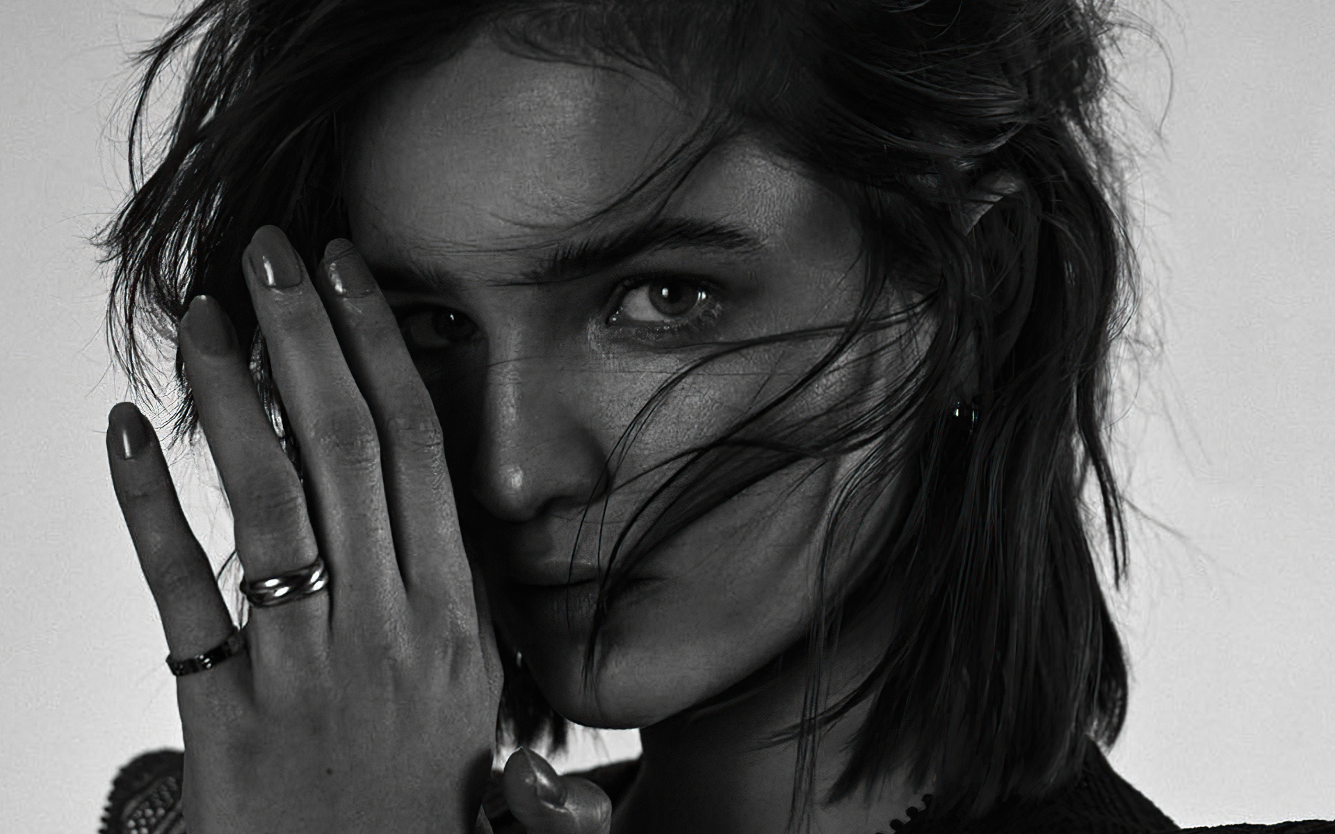 Лицо актрисы Лизы Викари