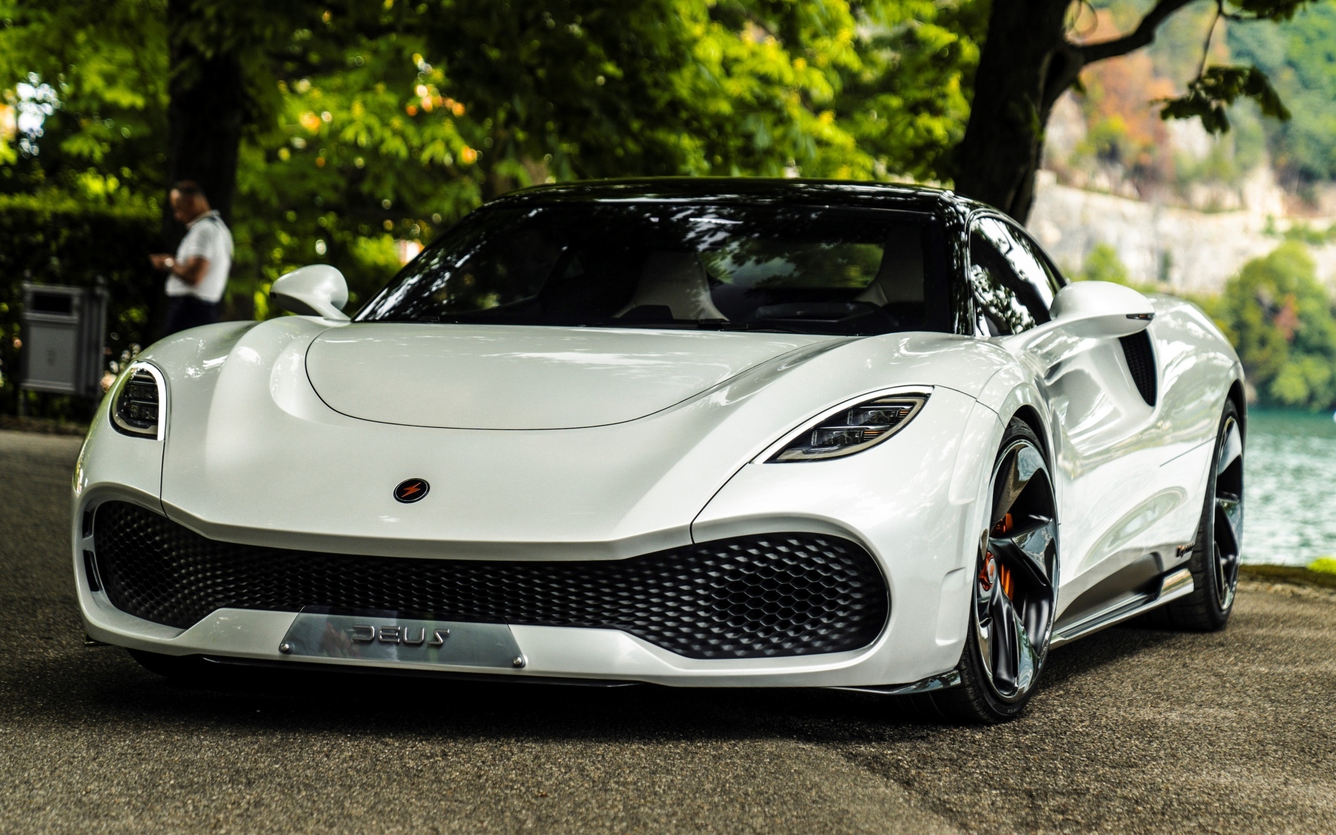 Белый автомобиль Deus Vayanne Concept 2022 года