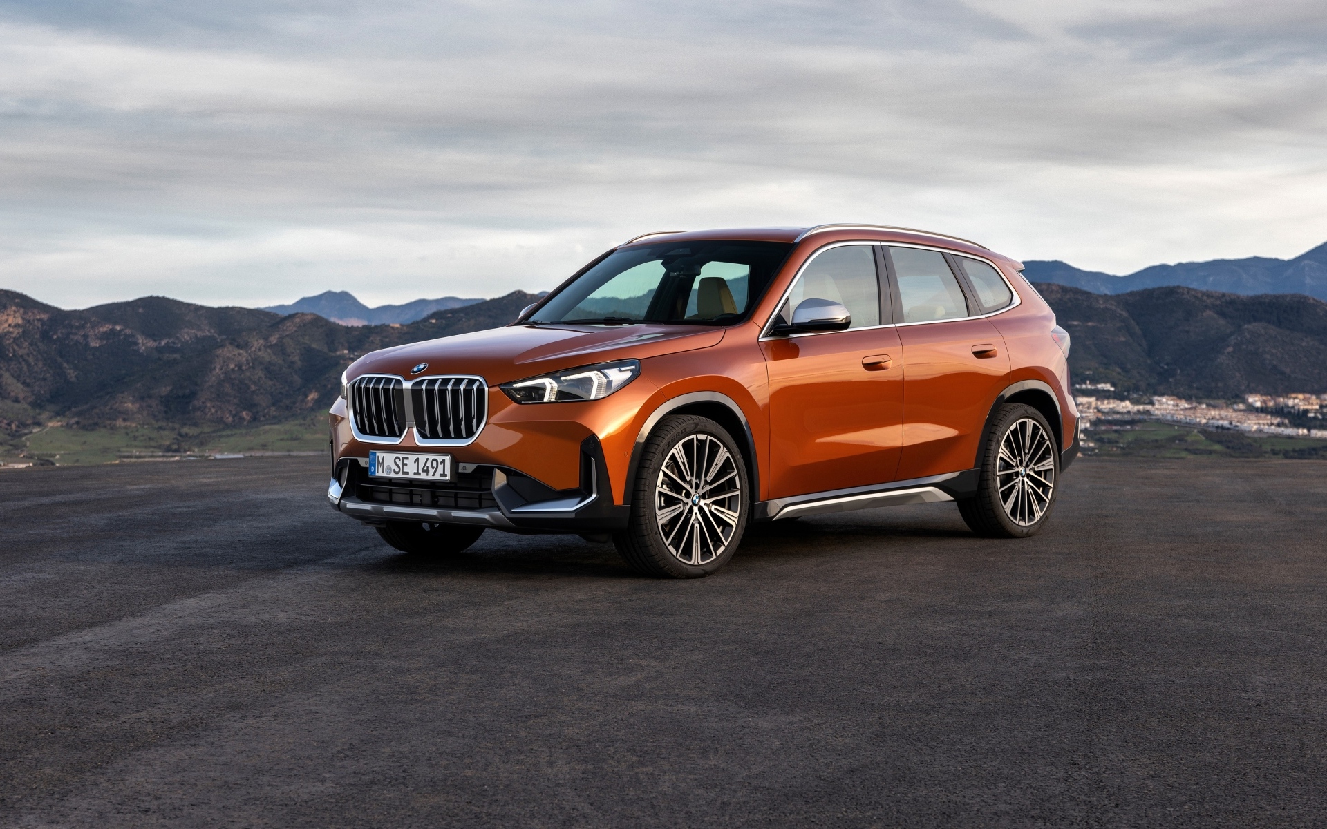 Внедорожник BMW X1 XDrive23i 2022 года