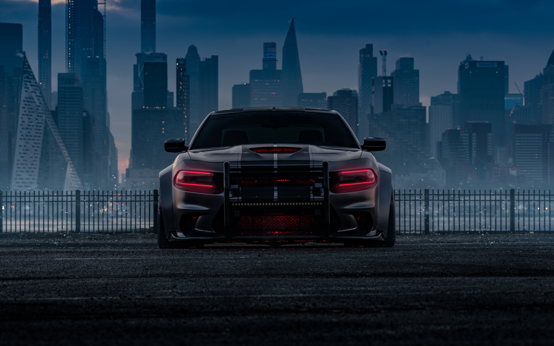 Автомобиль Dodge Charger Hellcat Enforcer вид спереди