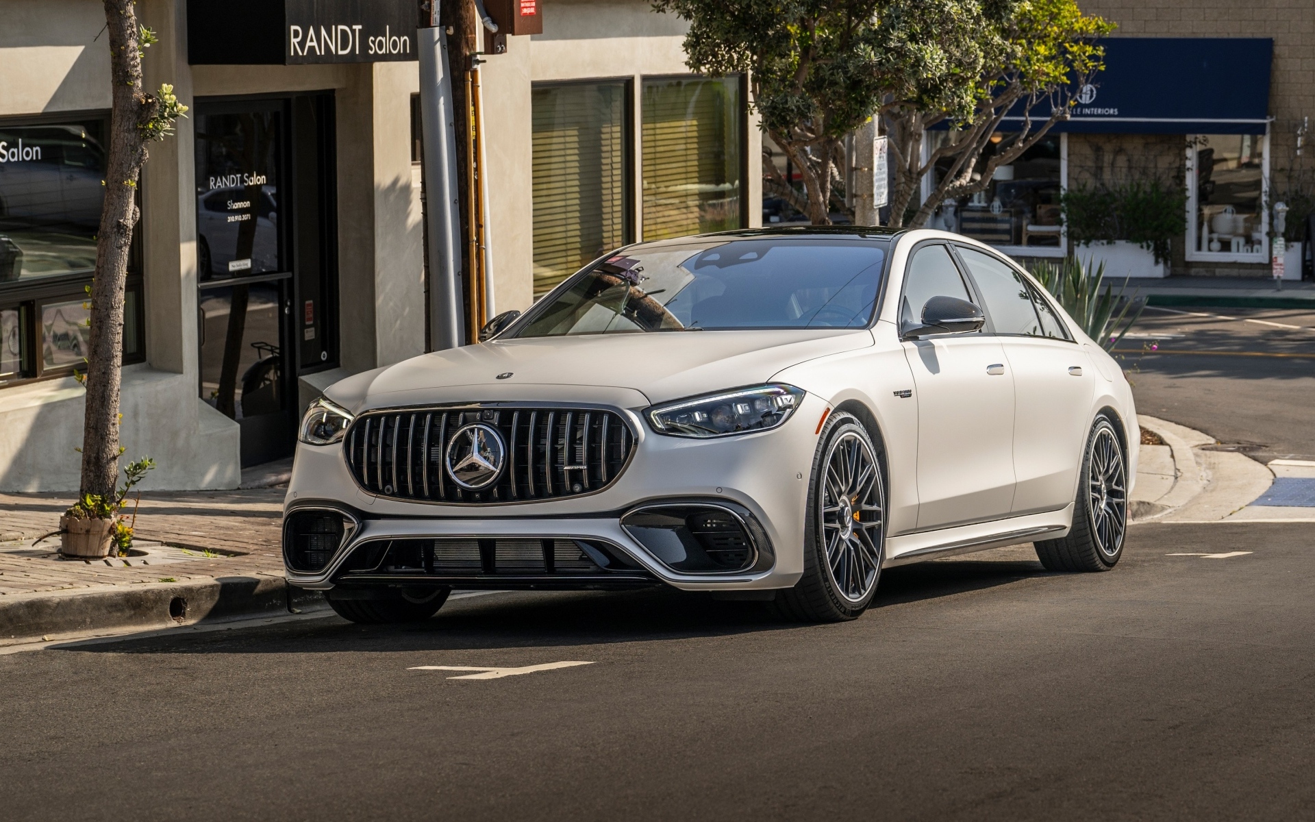 Автомобиль Mercedes-AMG S 63 E Performance 2024 года в городе
