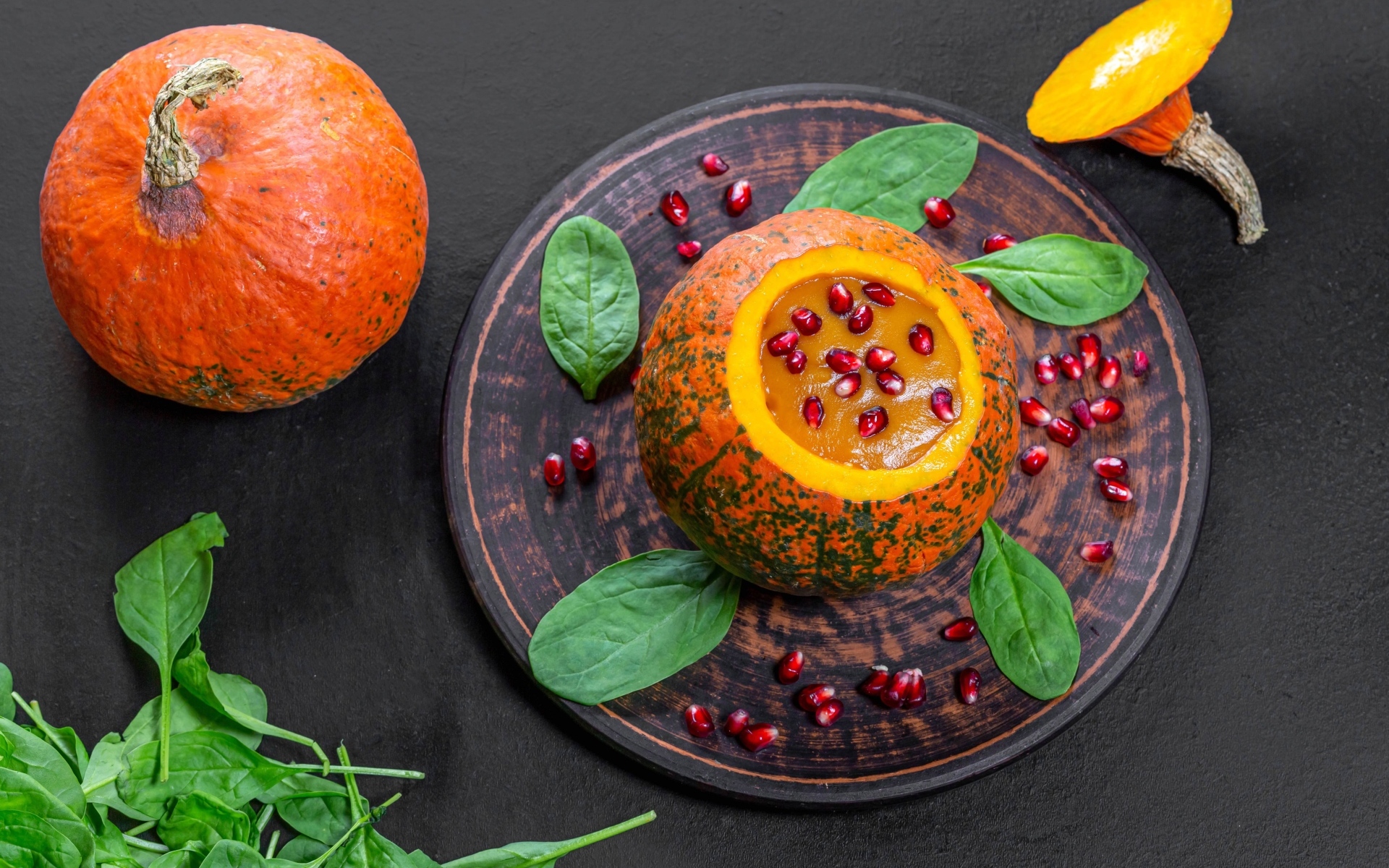 Тыквенная каша с зернами граната и базиликом