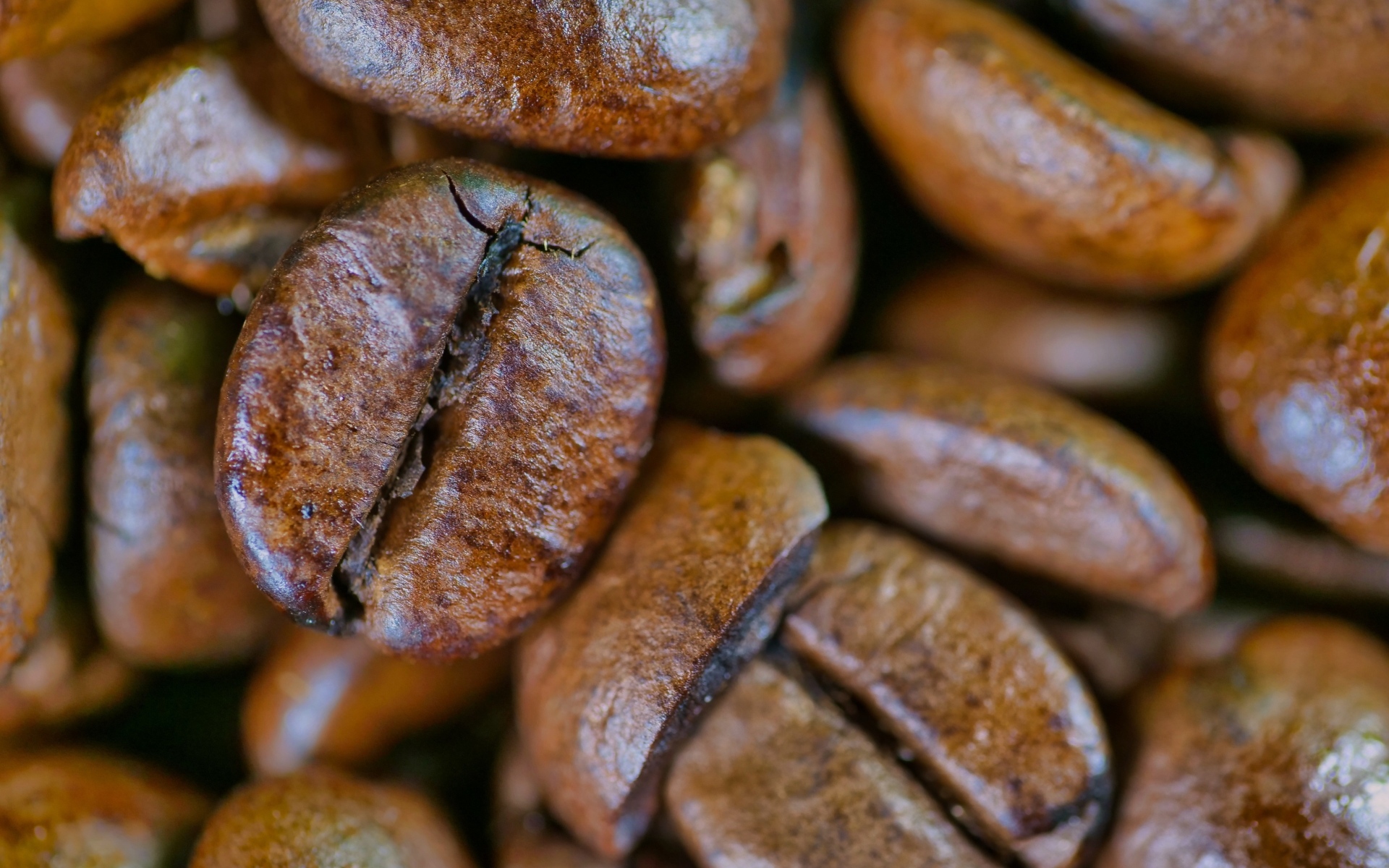 Ароматные обжаренные зерна кофе 