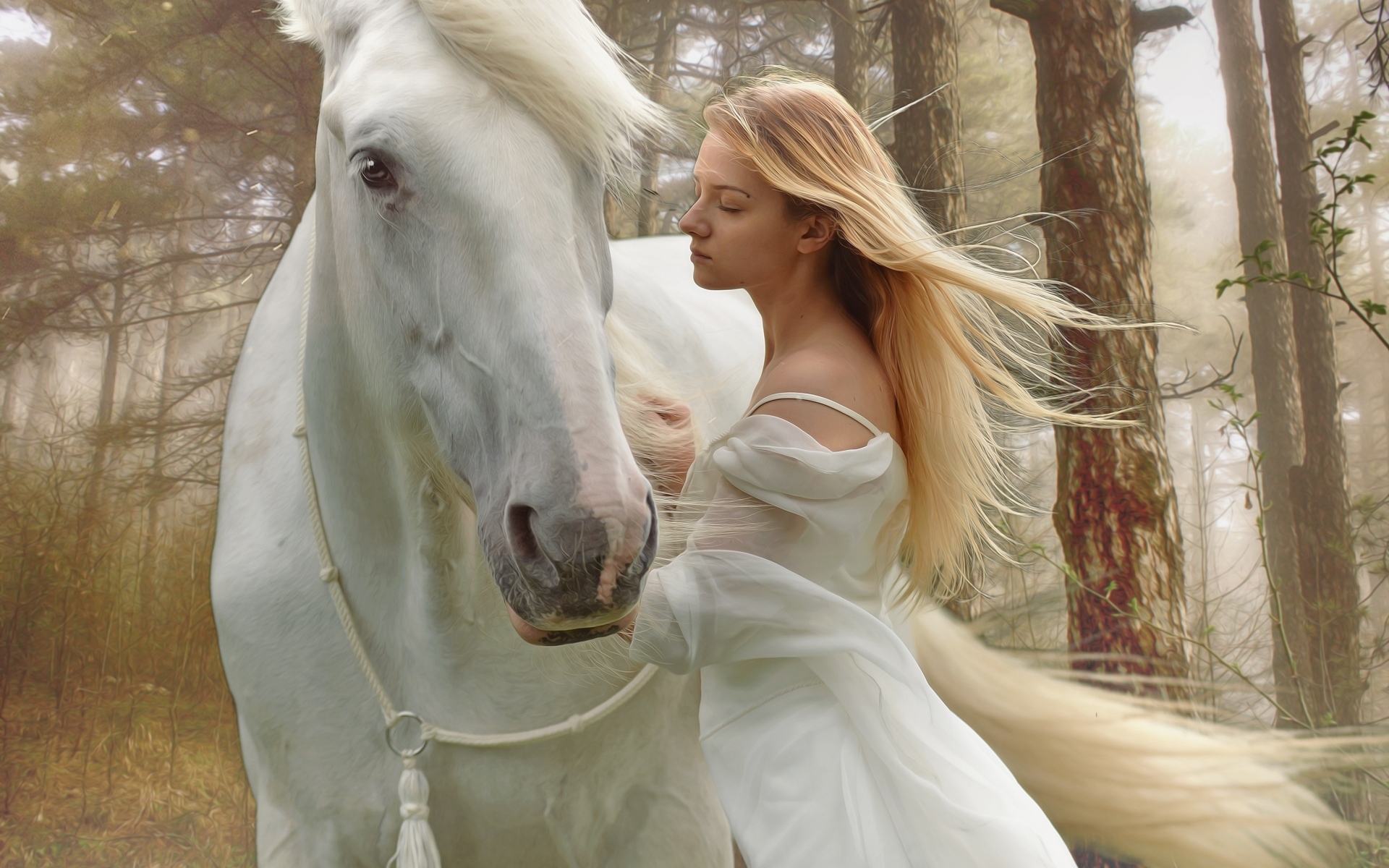 Красивая блондинка с конем в лесу