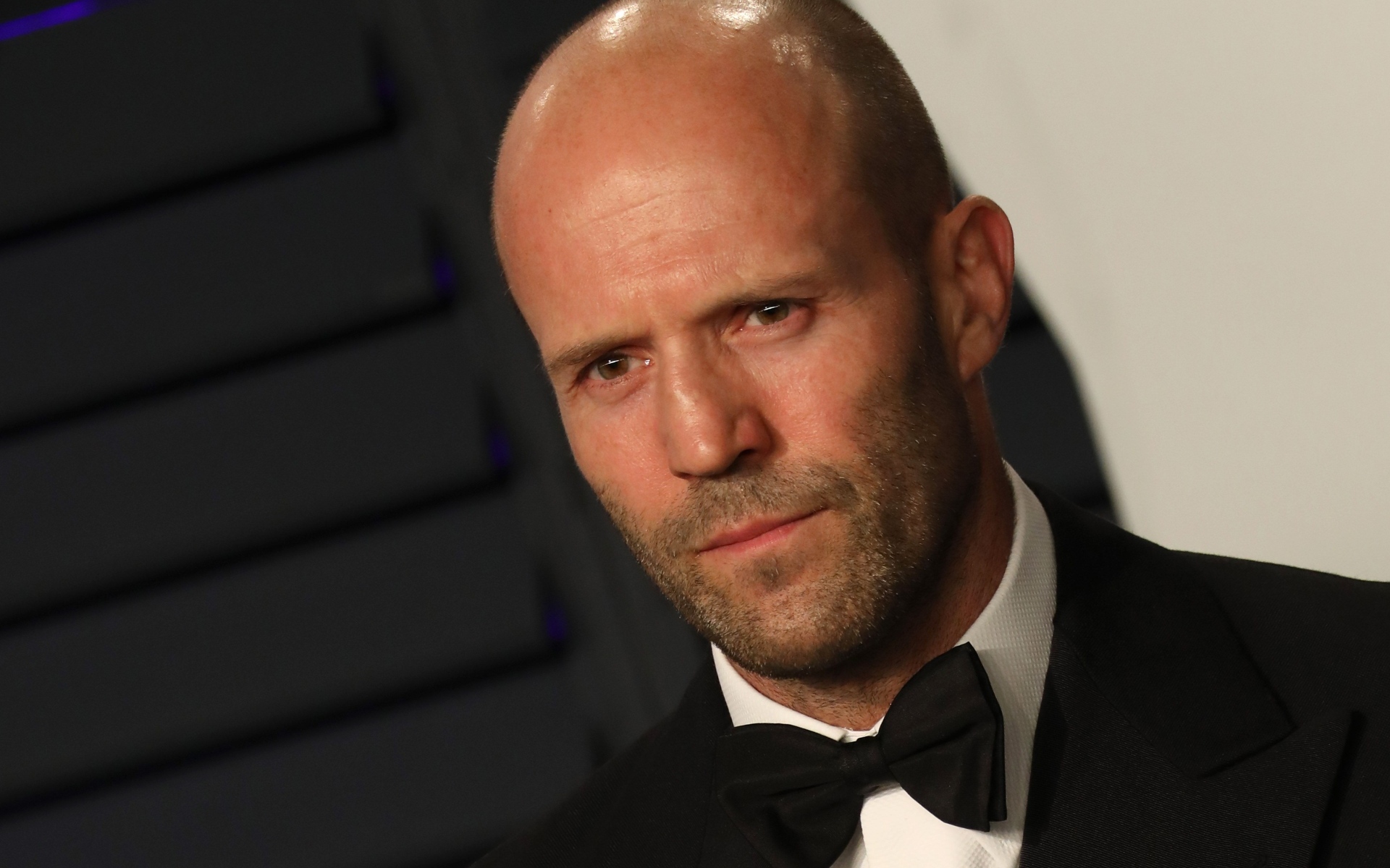 Серьезный мужчина, актер Джейсон Стэтхэм