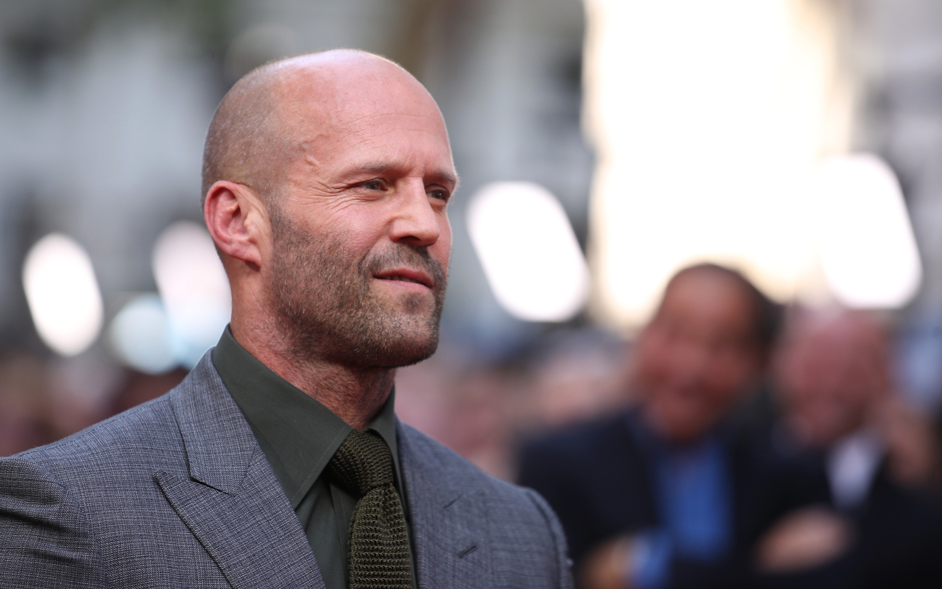 Стильный мужчина, актер Джейсон Стэтхэм