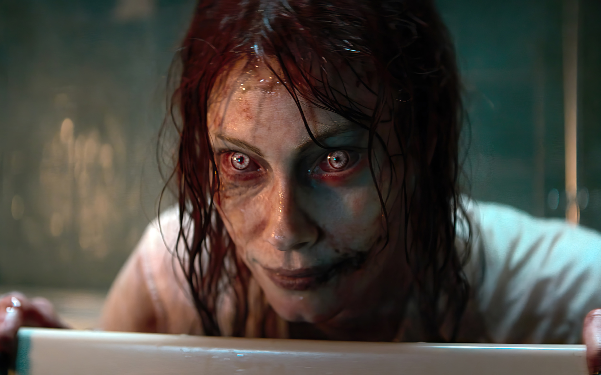 Девушка зомби из фильма Восстание зловещих мертвецов, 2023