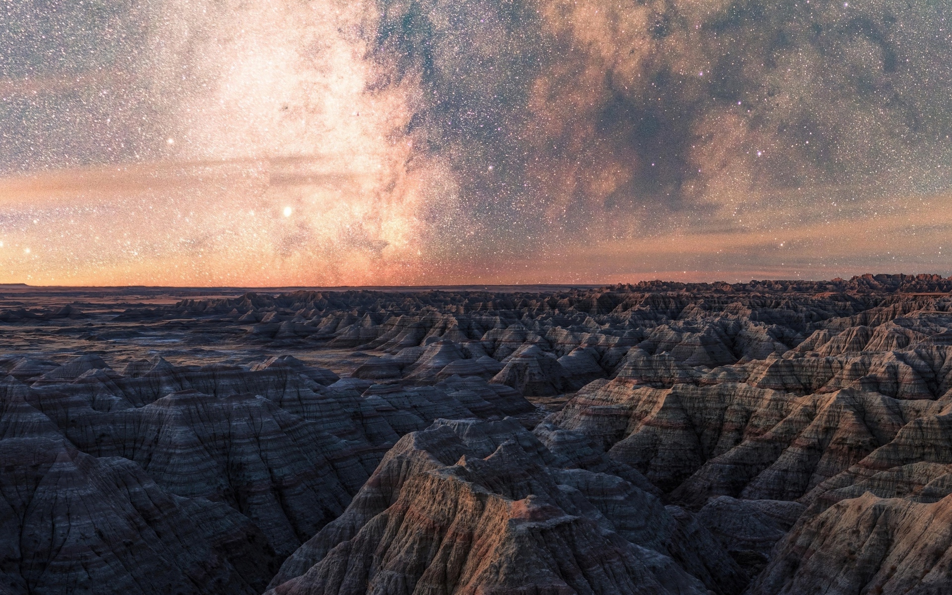 Красивое небо над горами