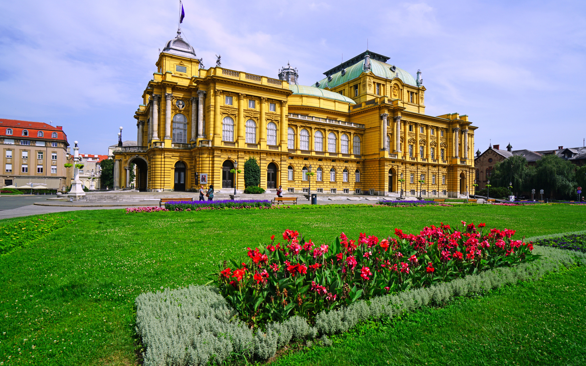 Красивый Хорватский национальный театр