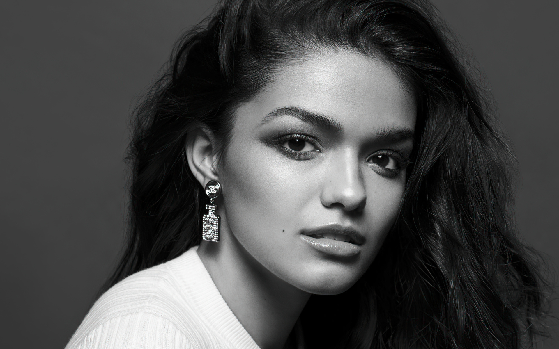 Актриса Рейчел Зеглер лицо крупным планом