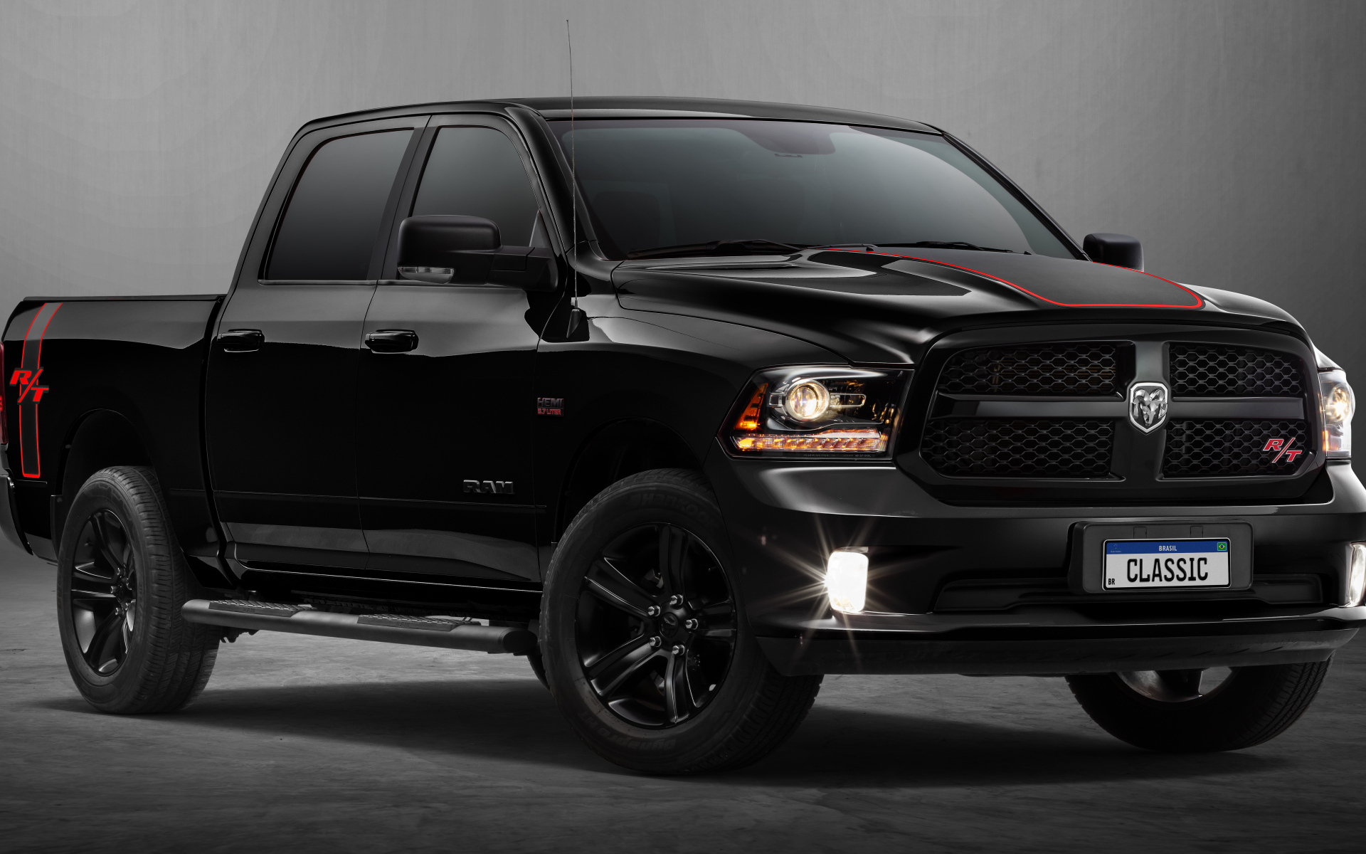 Черный пикап Ram Classic RT Crew Cab 2024  года