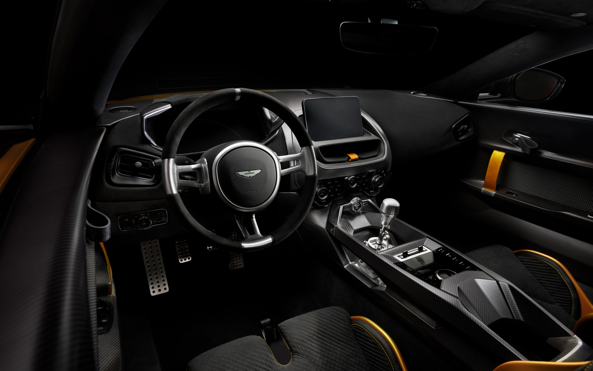 Кожаный салон автомобиля Aston Martin Valiant 2024 года