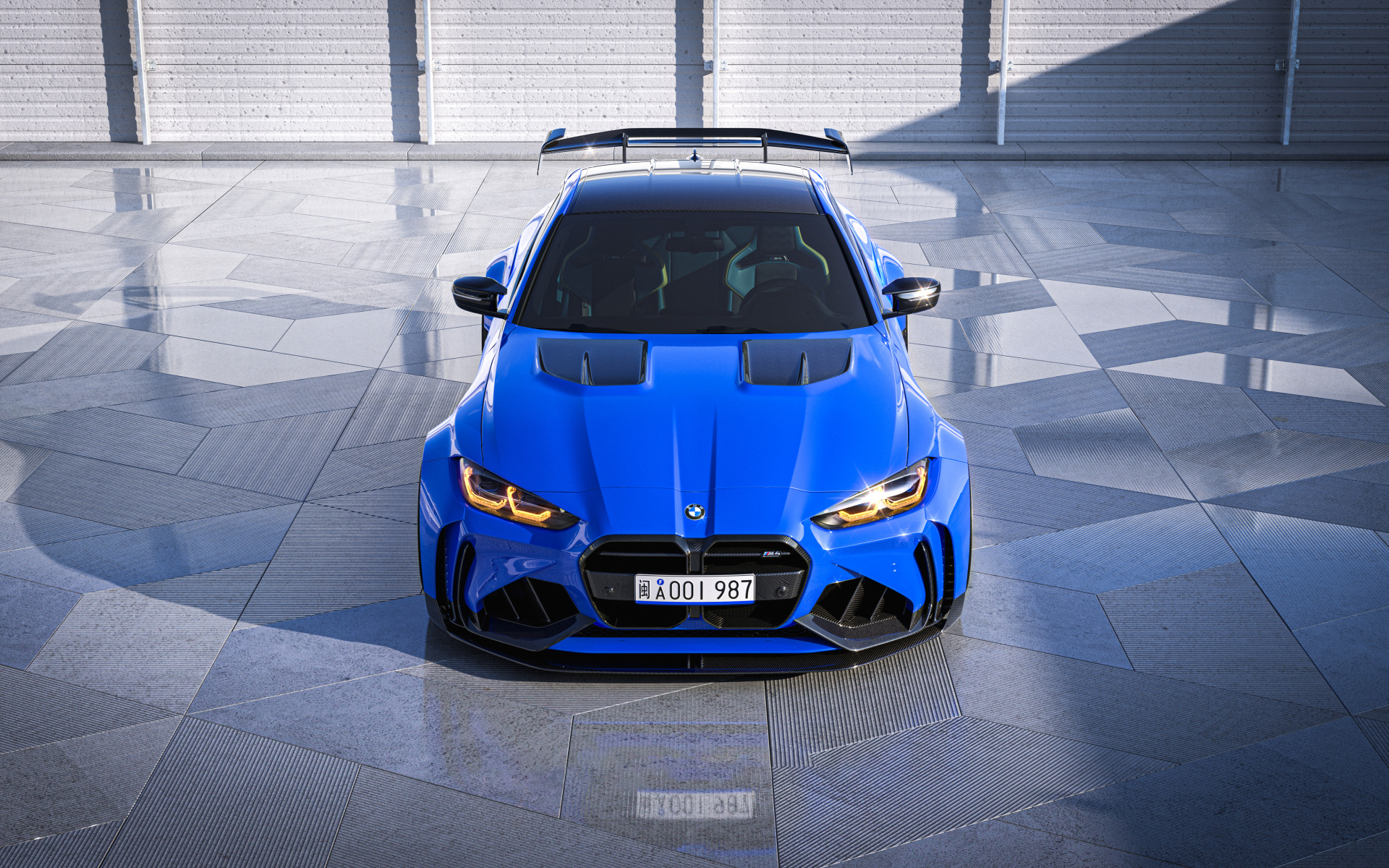 Вид сверху на синий автомобиль Blue BMW M4