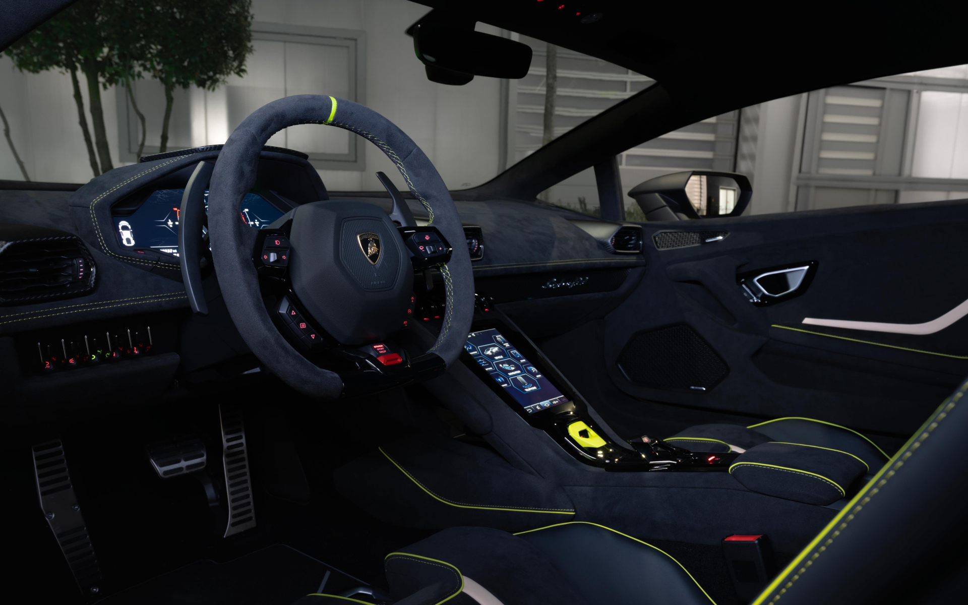 Черный салон автомобиля Lamborghini Huracán Sterrato All-Terrain Ad Personam 2024 года