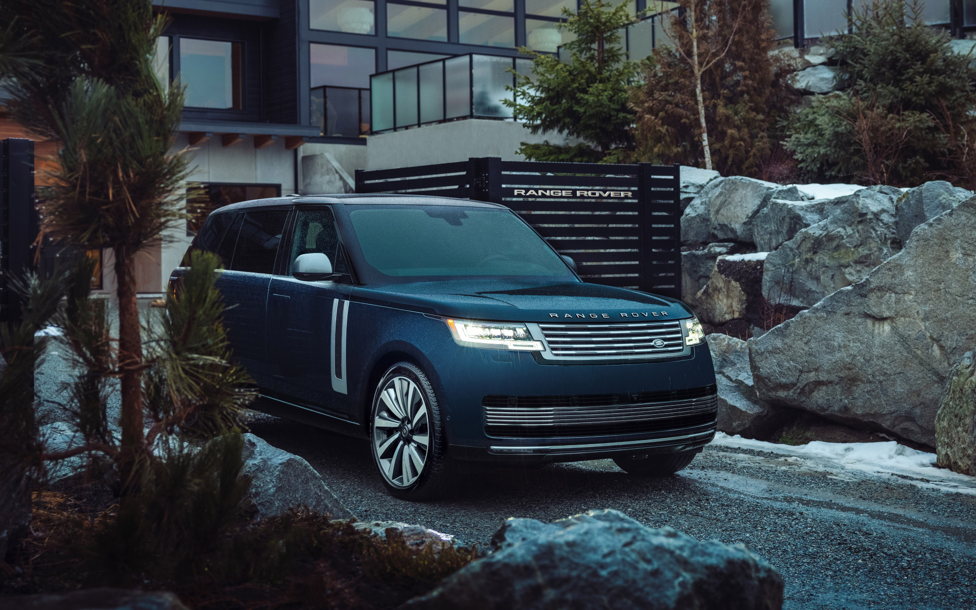 Большой внедорожник Range Rover SV Arete Edition 2024 года