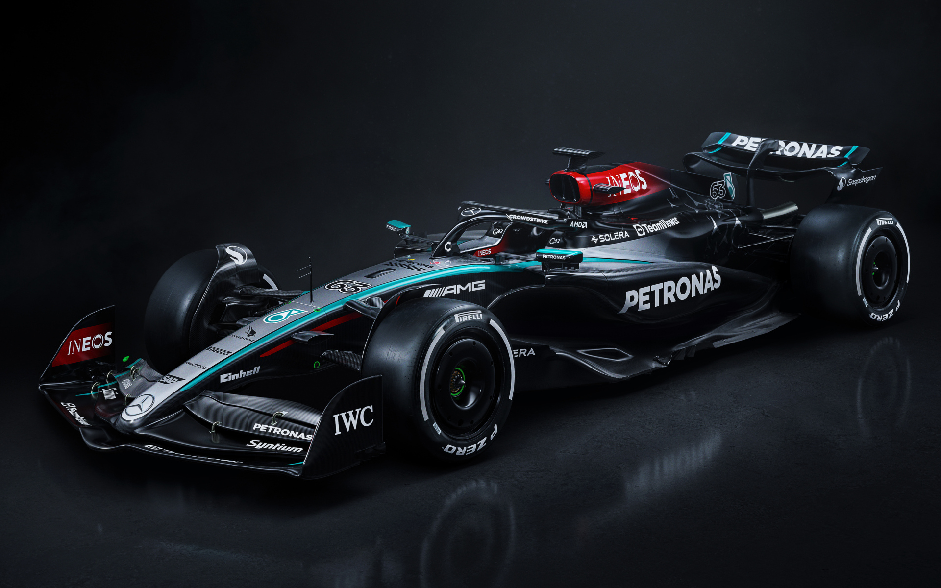 Дорогой гоночный автомобиль Mercedes-AMG F1 W15 E Performance 2024 года