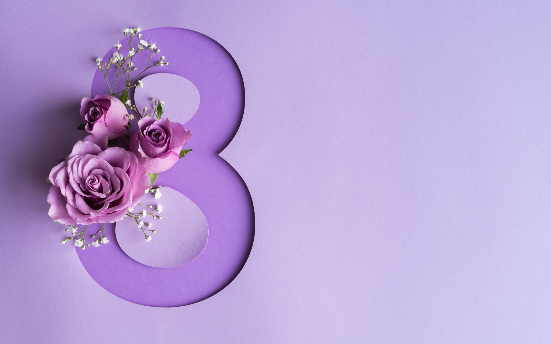 Фиолетовая цифра 8 с розами на Международный женский день
