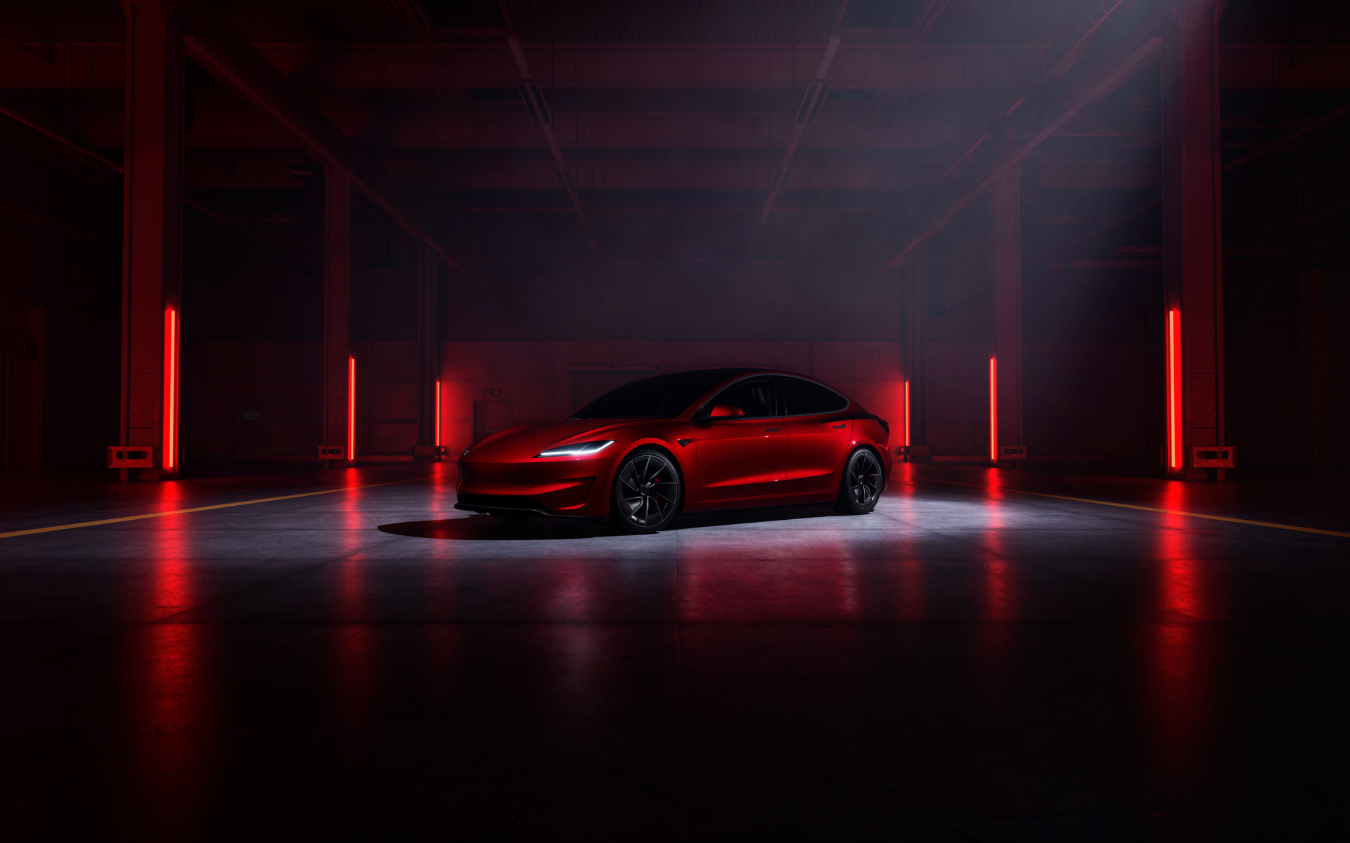 Дорогой красный автомобиль Tesla Model 3 Performance 2024 года