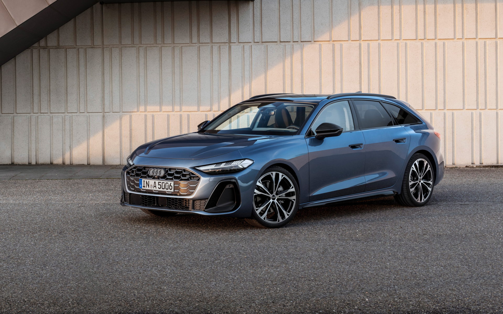 Автомобиль Audi A5 Avant TFSI quattro S line 2024 года