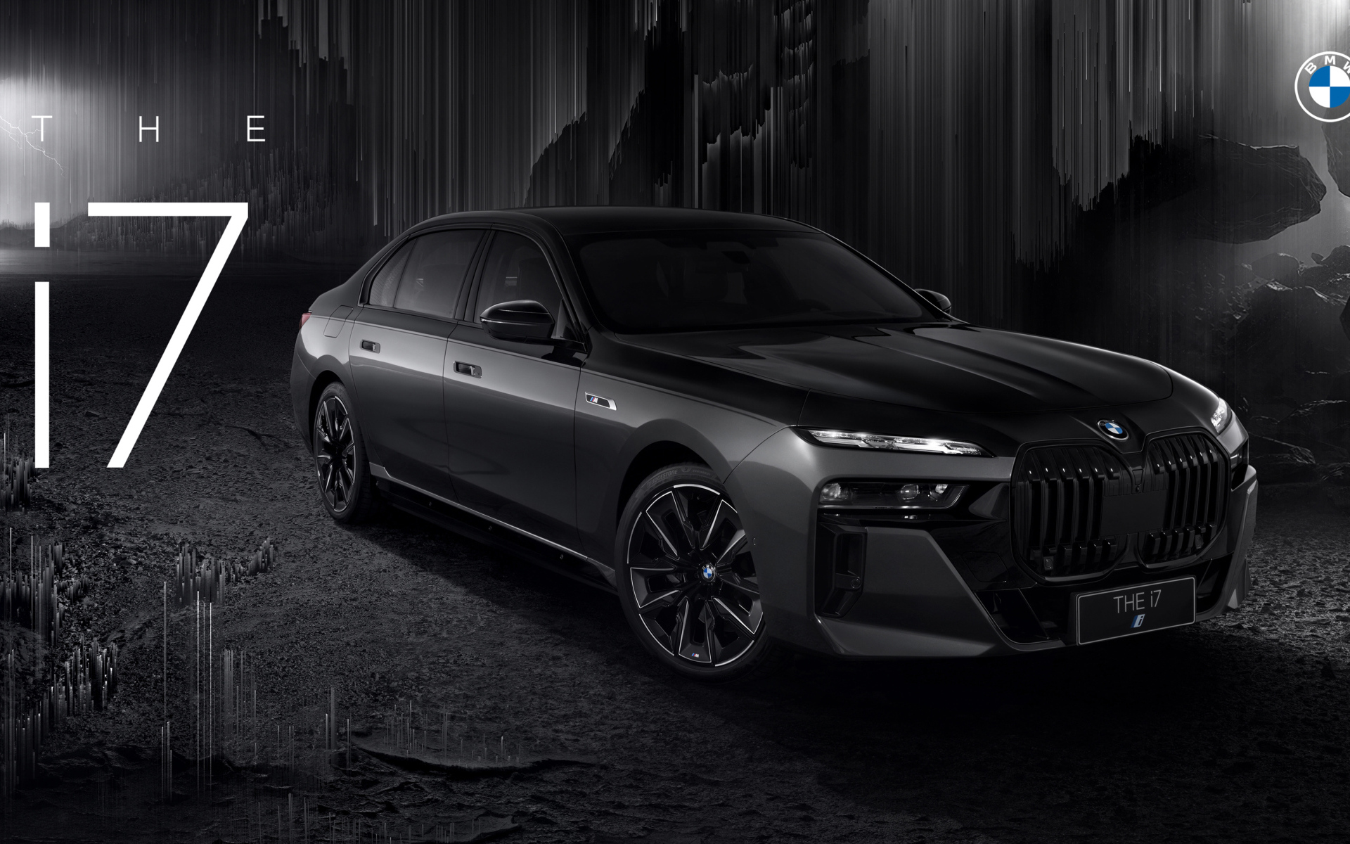 Черный автомобиль BMW i7