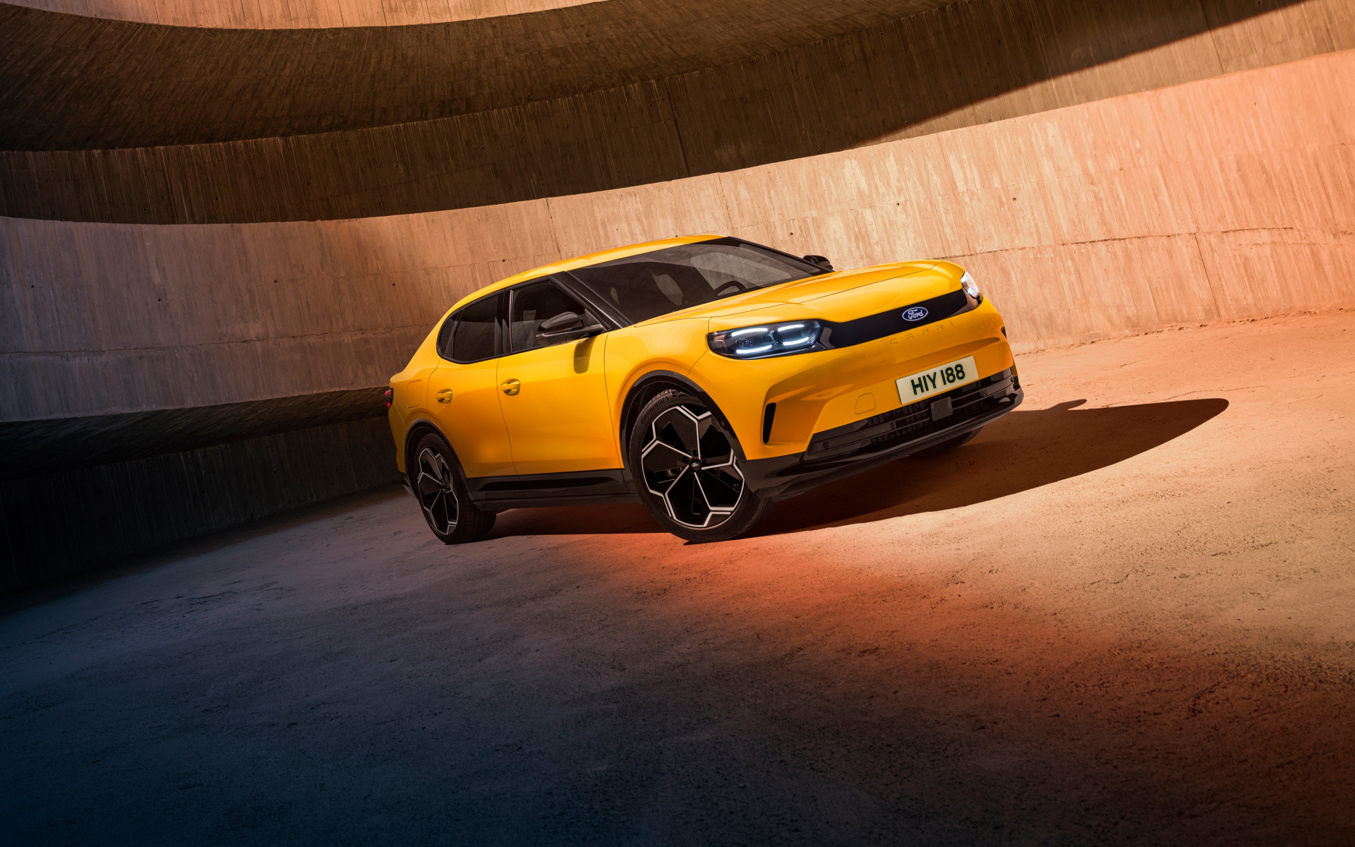 Электрический внедорожник  Ford Capri 2024 года