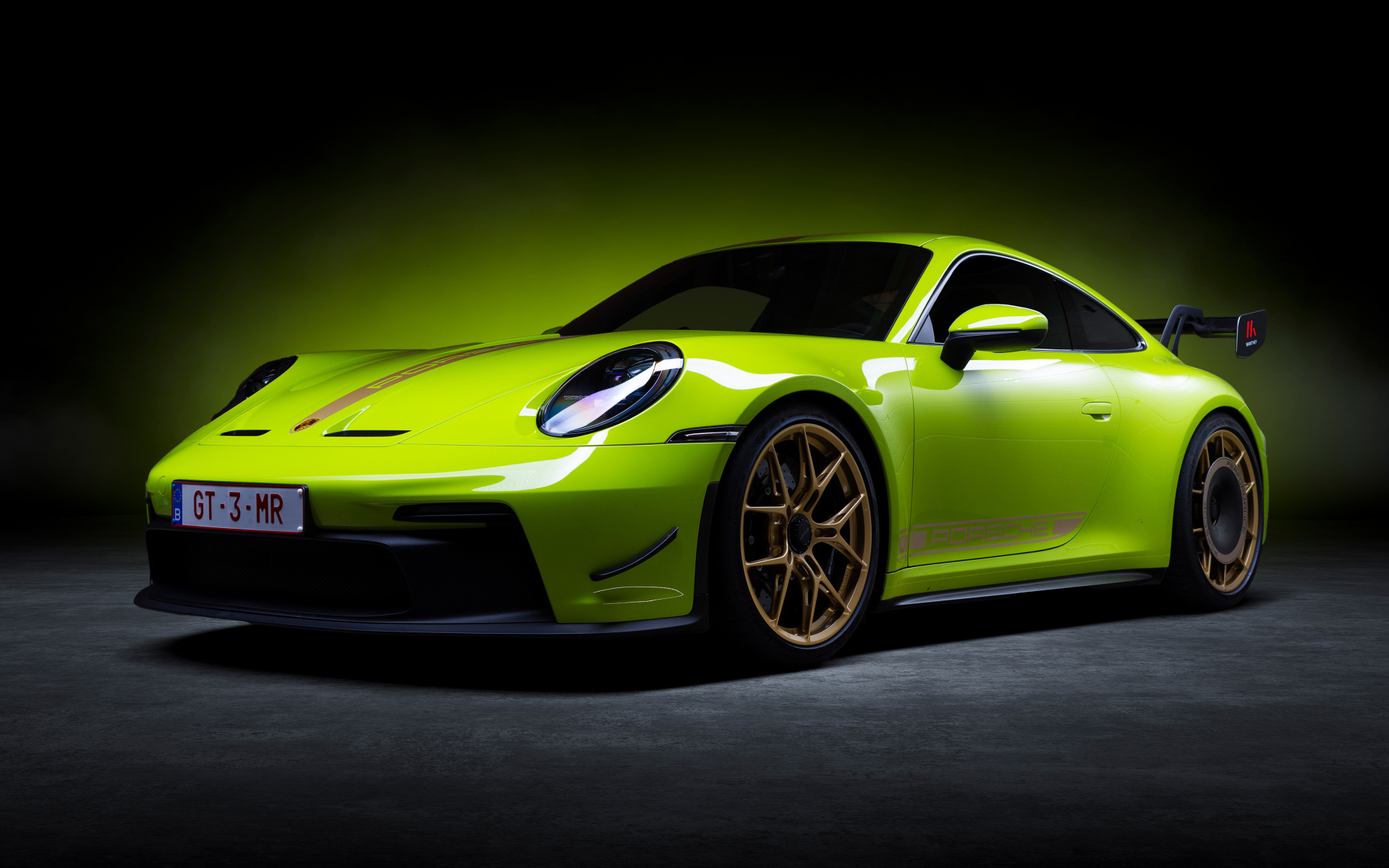 Автомобиль Porsche 911 GT3  вид спереди