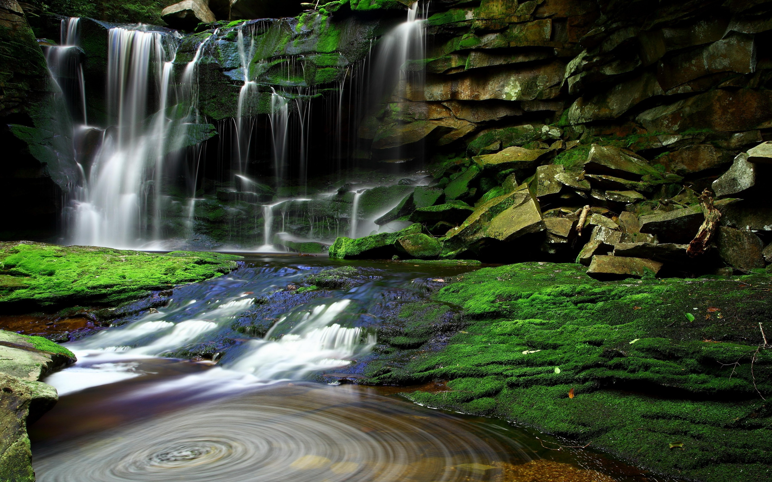 Самые красивые в мире обои на телефон. Красивые водопады. Водопад зелень. Живая природа водопады. Обои водопад.
