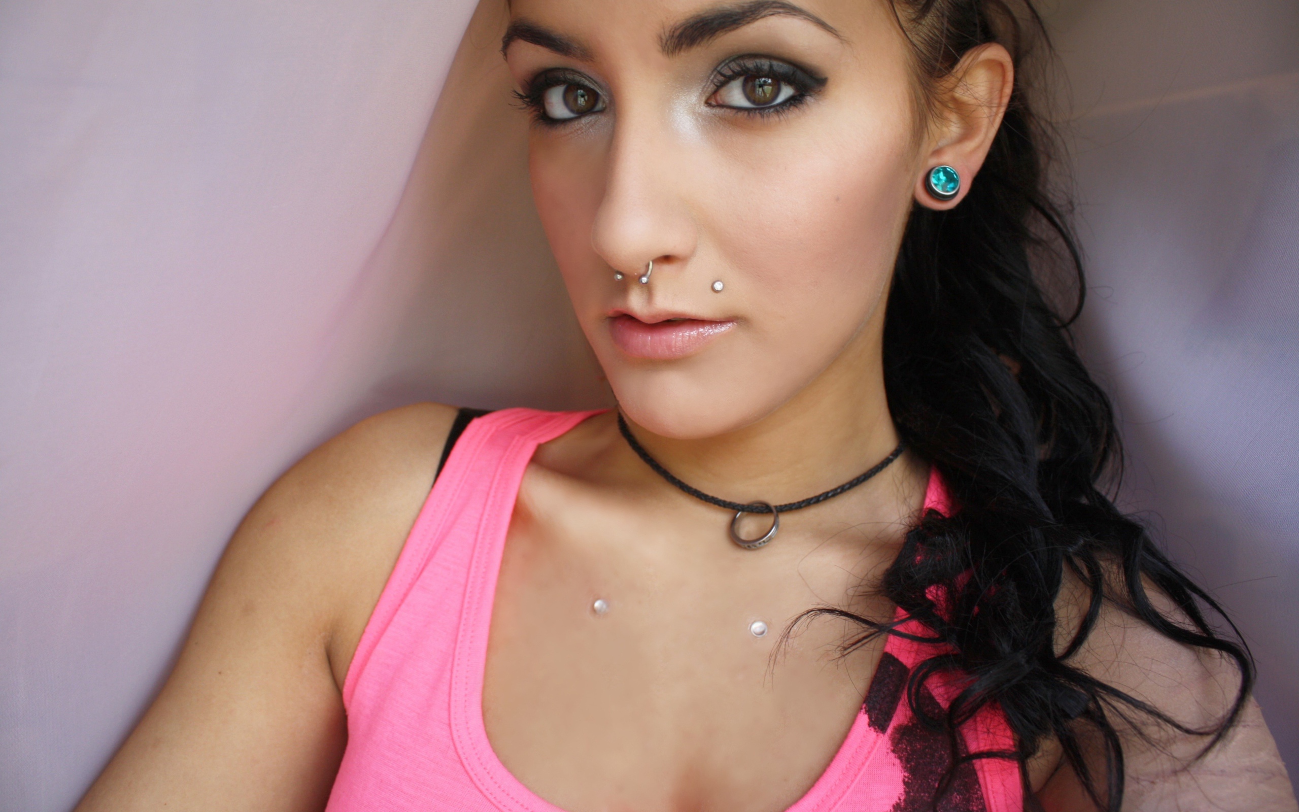 Грейси в пирсинге