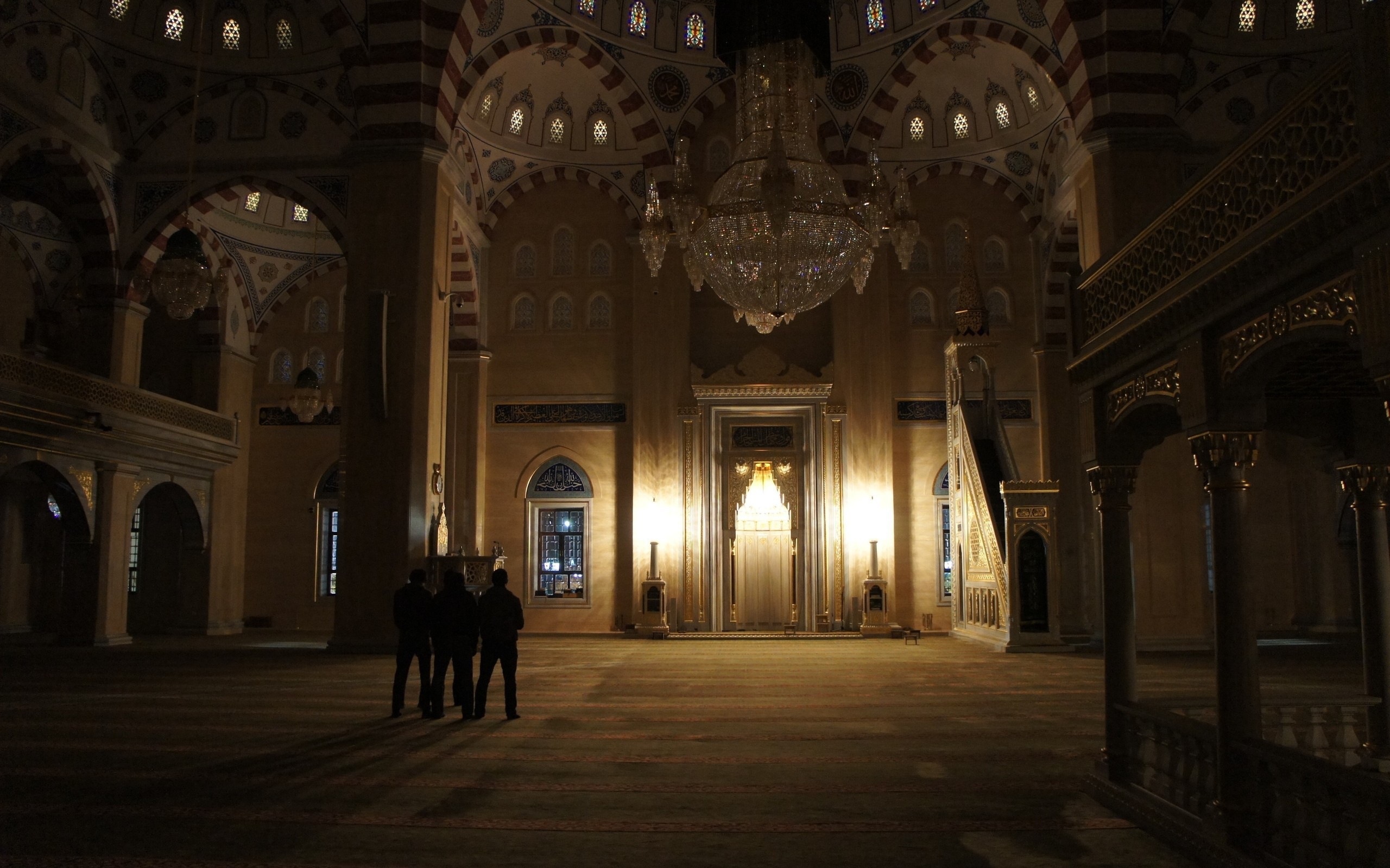 Зал в мечети